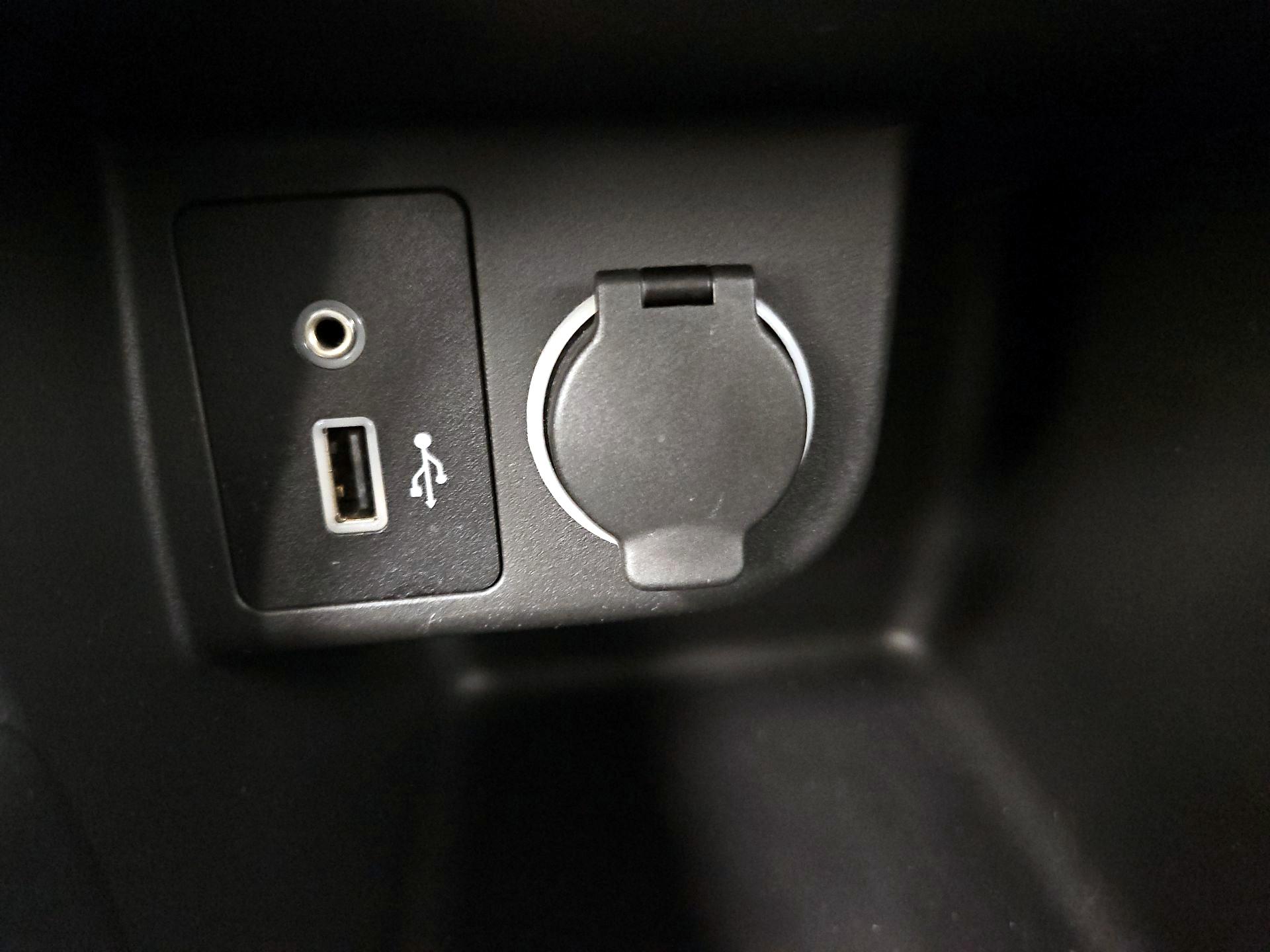 Thumbnail: 2019 Nissan Kicks - 18