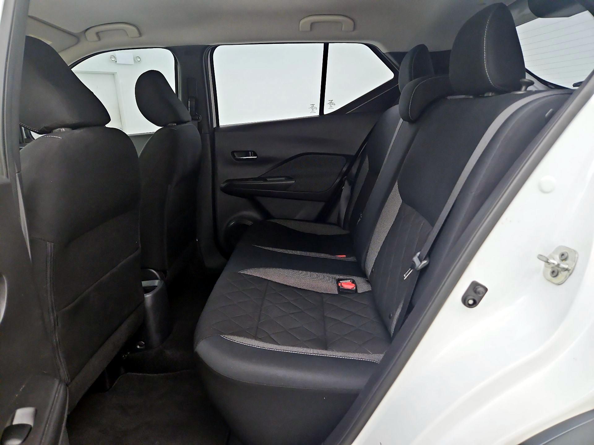 Thumbnail: 2019 Nissan Kicks - 19