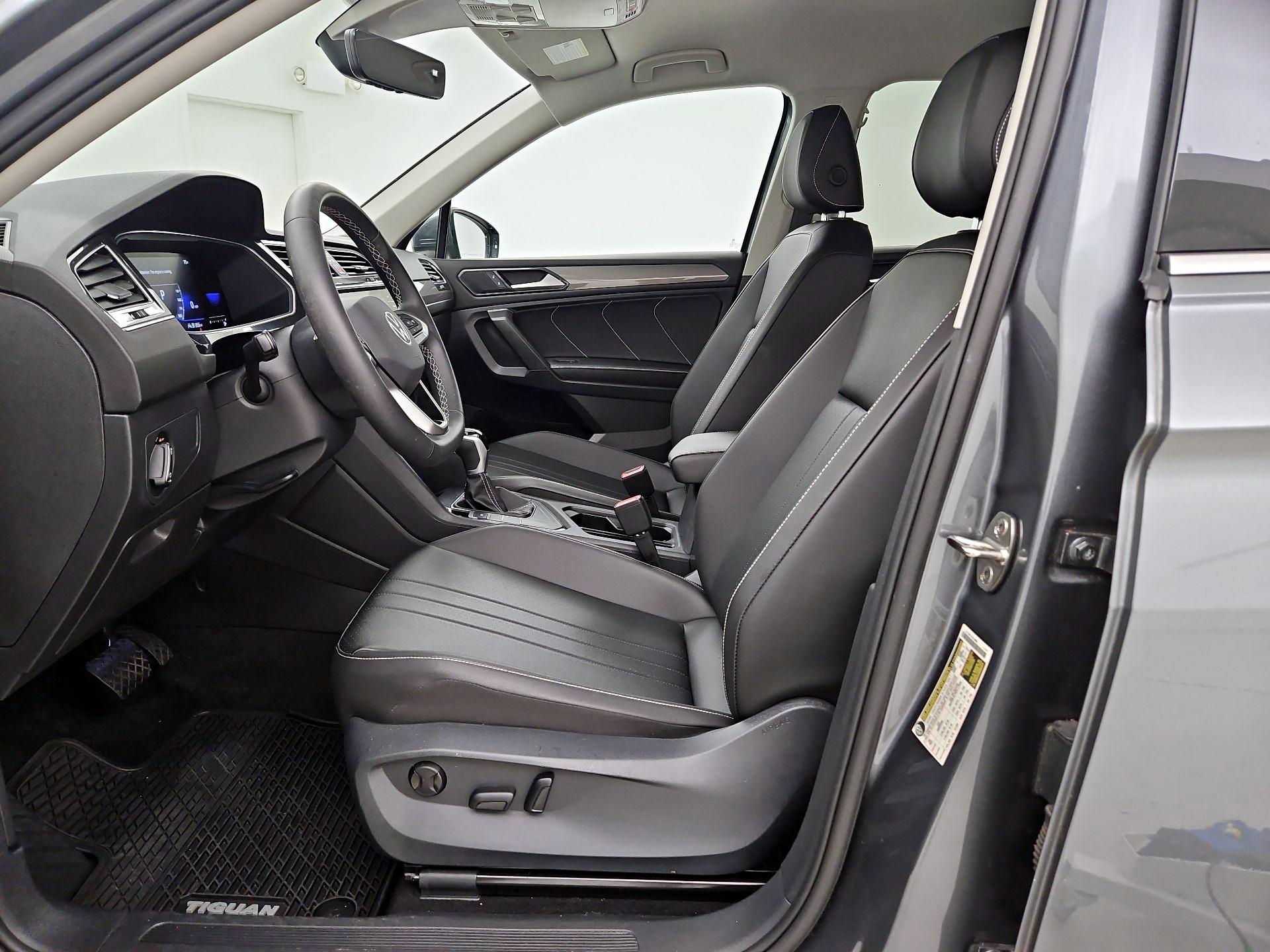 Thumbnail: 2022 Volkswagen Tiguan - 11