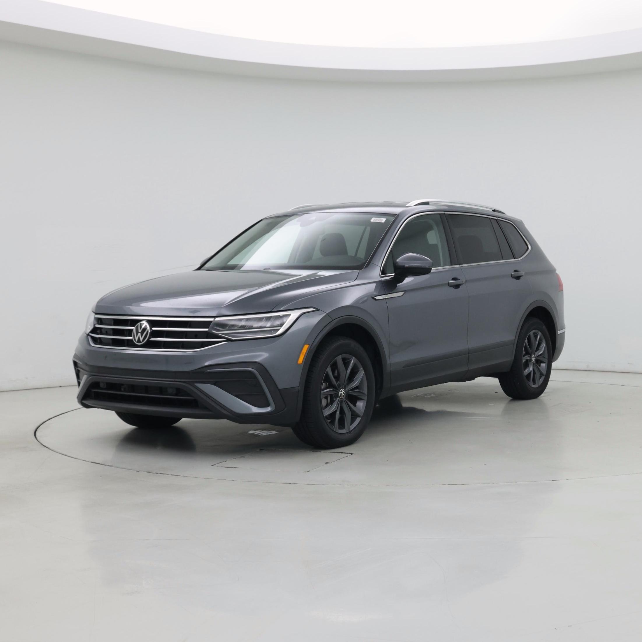 Thumbnail: 2022 Volkswagen Tiguan - 4