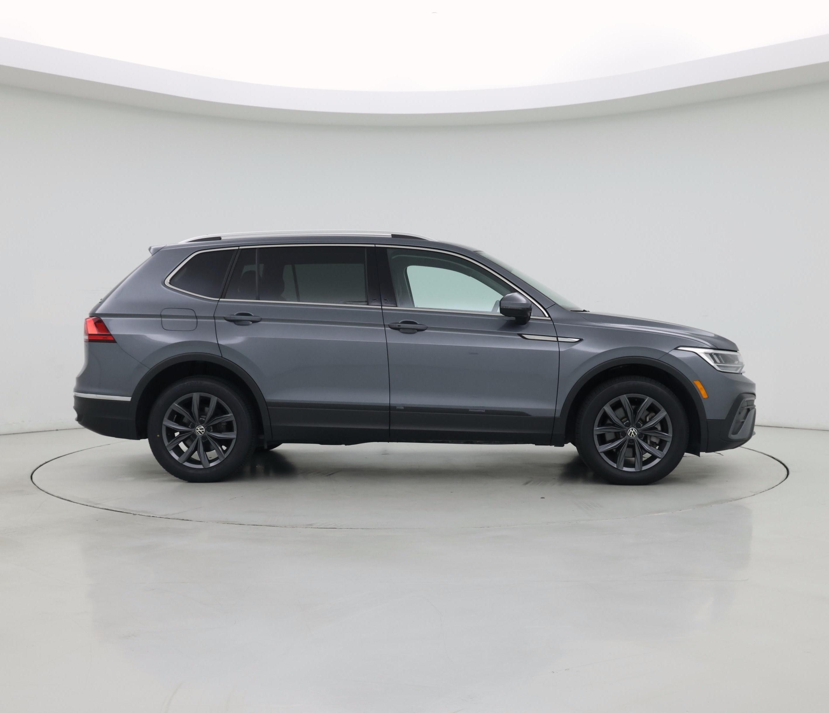 Thumbnail: 2022 Volkswagen Tiguan - 7