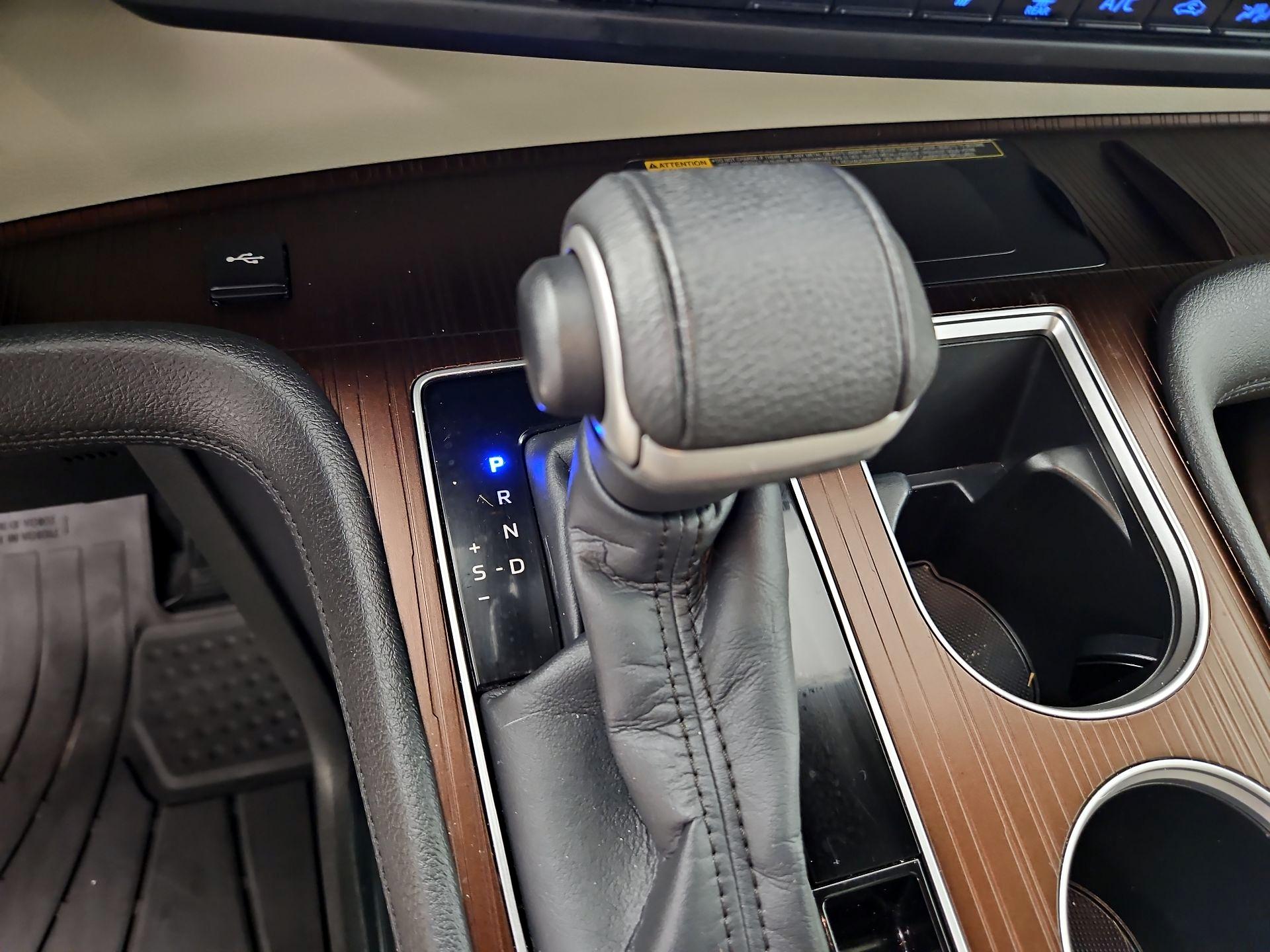 Thumbnail: 2022 Toyota Sienna - 18