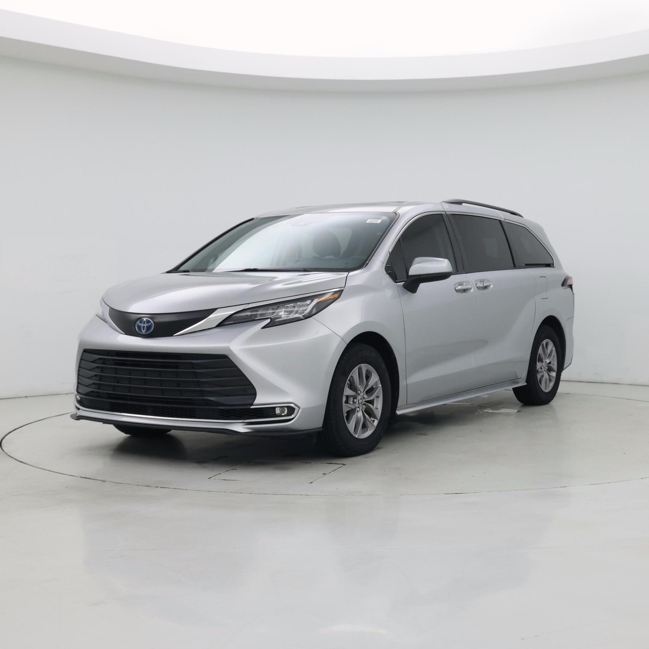 Thumbnail: 2022 Toyota Sienna - 4