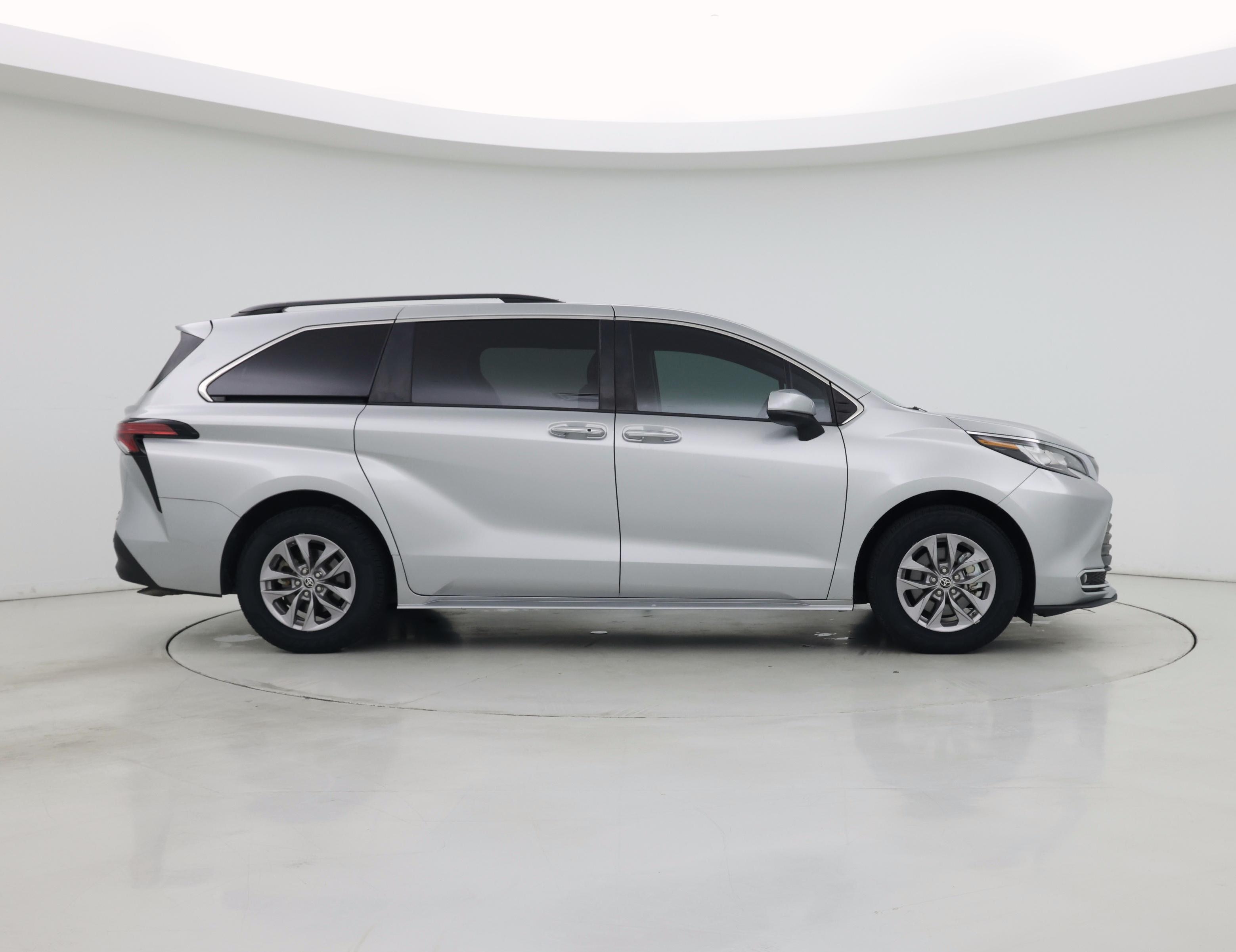 Thumbnail: 2022 Toyota Sienna - 7