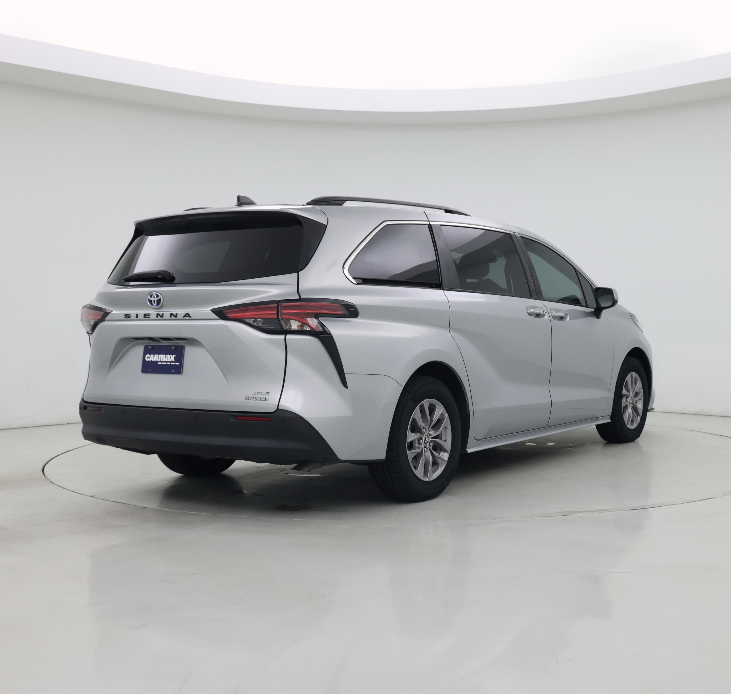 Thumbnail: 2022 Toyota Sienna - 8