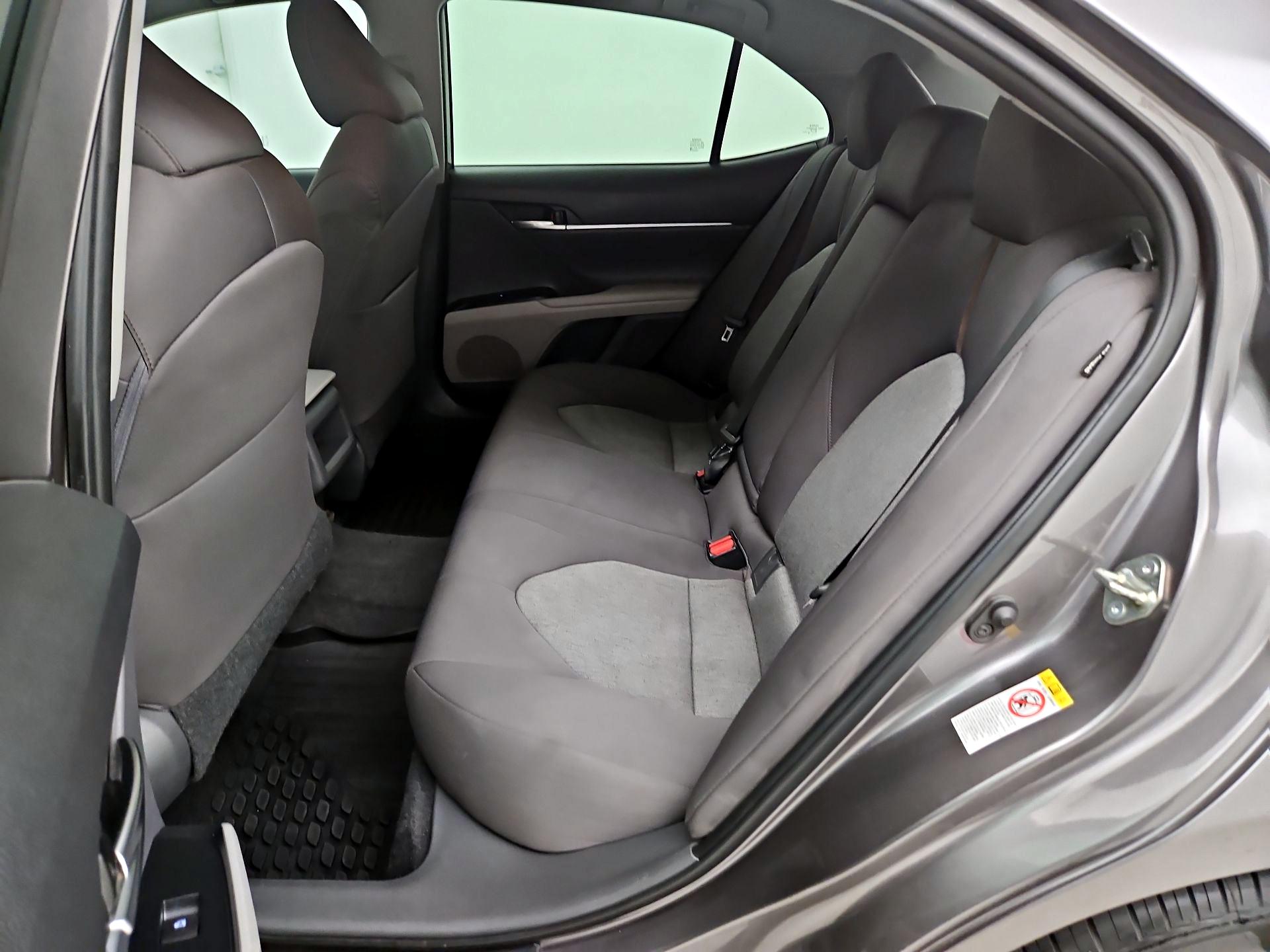 Thumbnail: 2018 Toyota Camry - 18