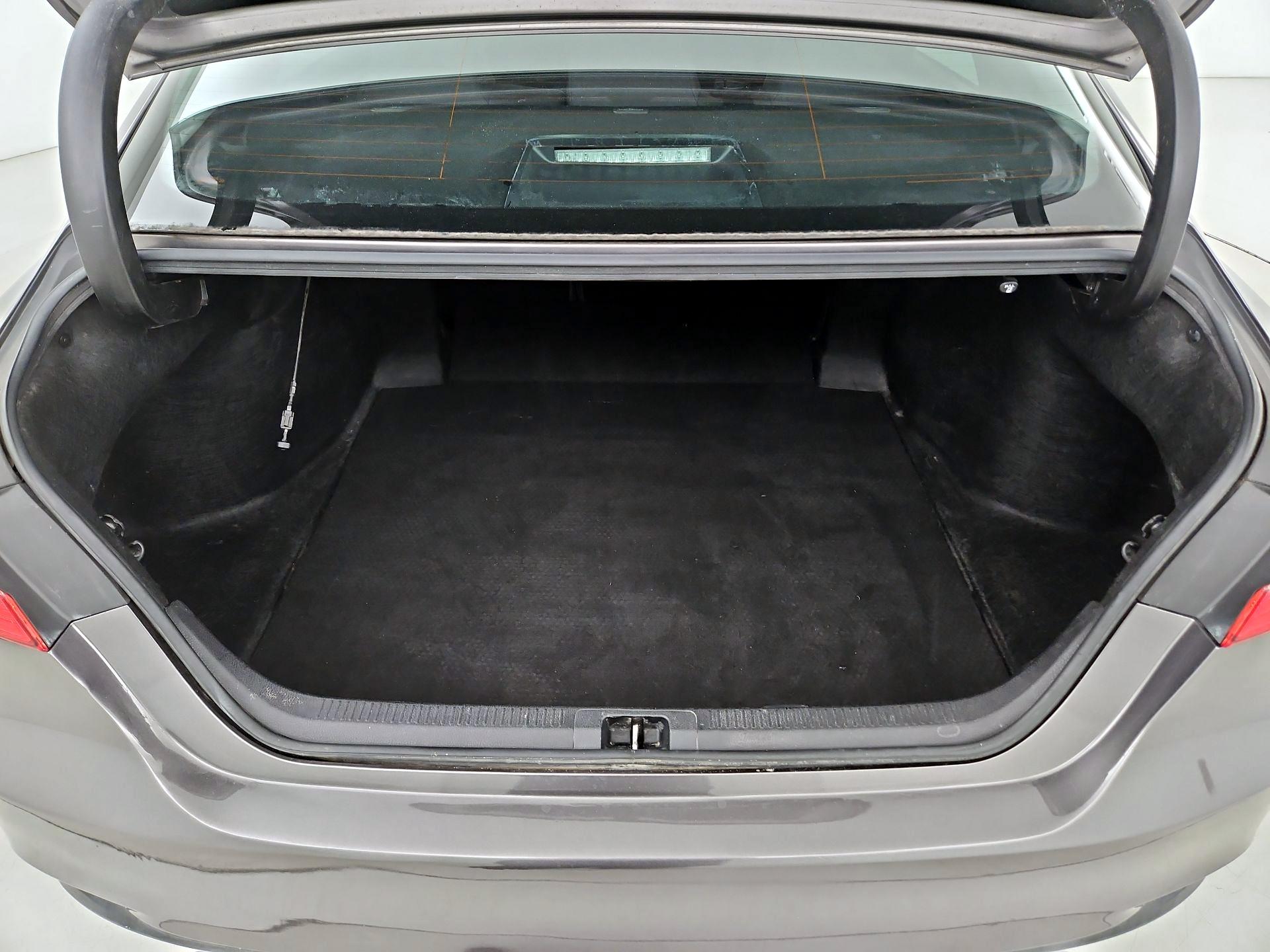 Thumbnail: 2018 Toyota Camry - 19