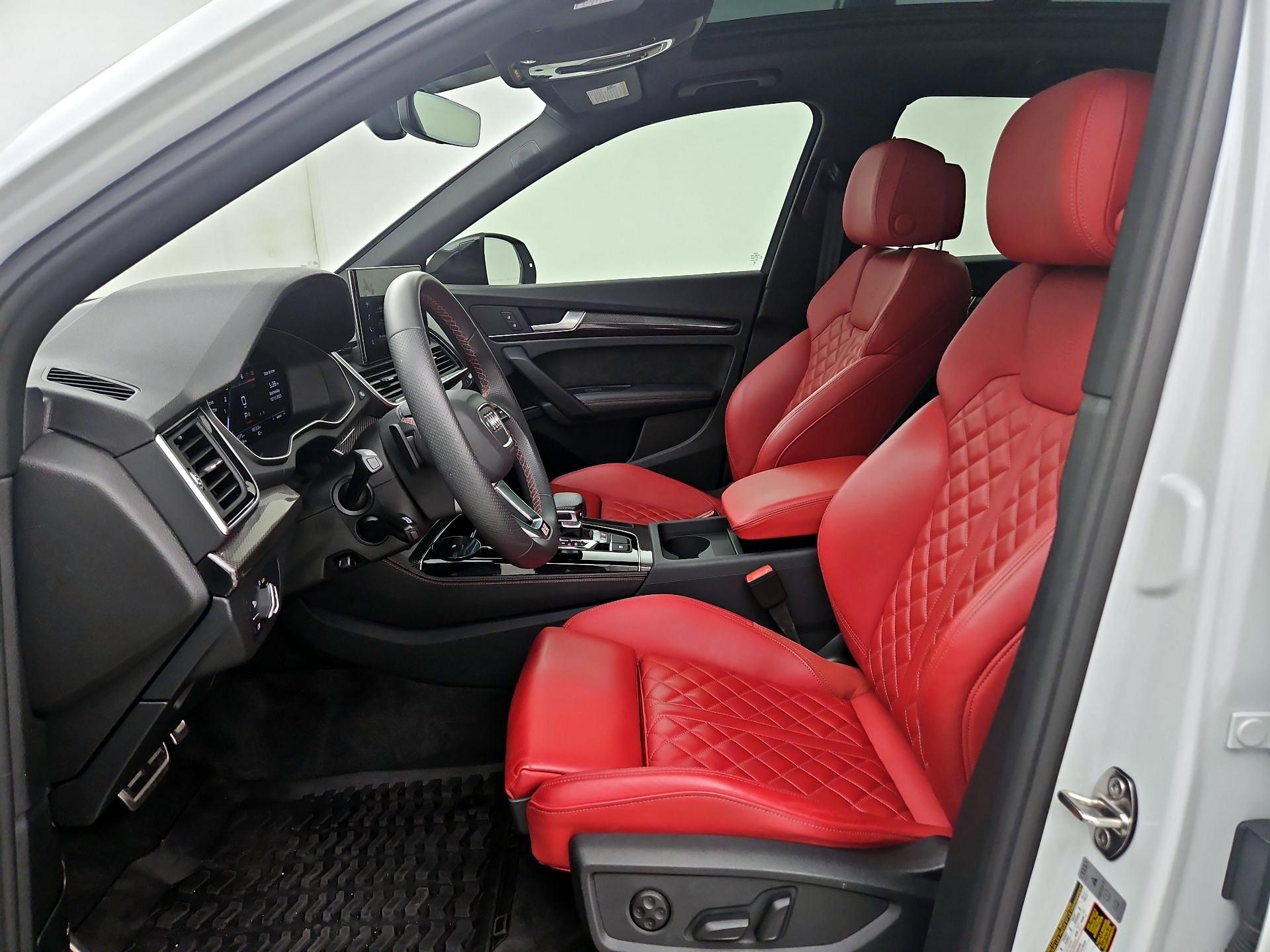 Thumbnail: 2024 Audi SQ5 - 11