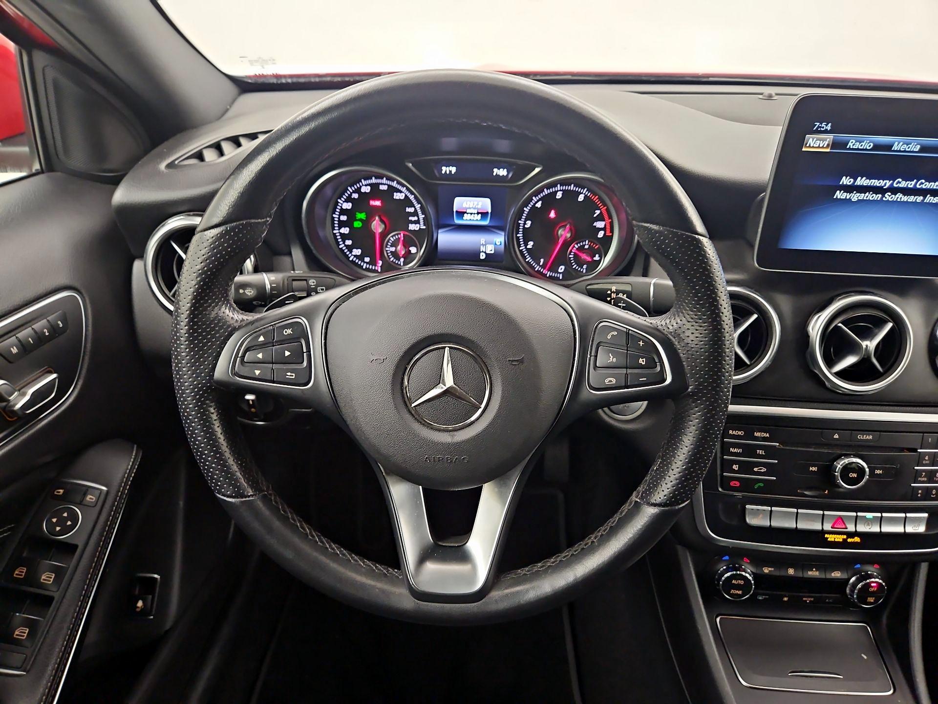 Thumbnail: 2019 Mercedes-Benz GLA - 10