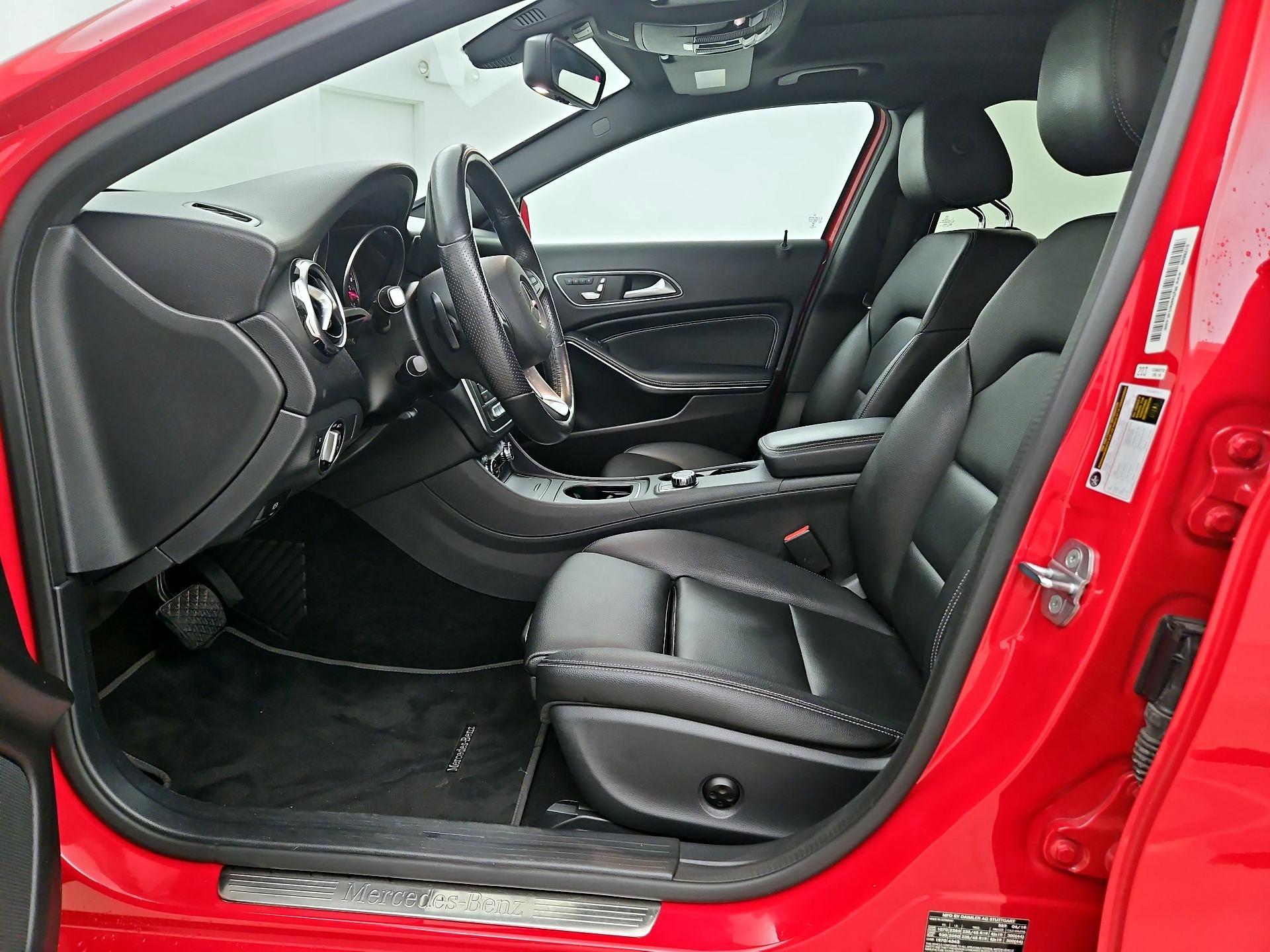Thumbnail: 2019 Mercedes-Benz GLA - 11