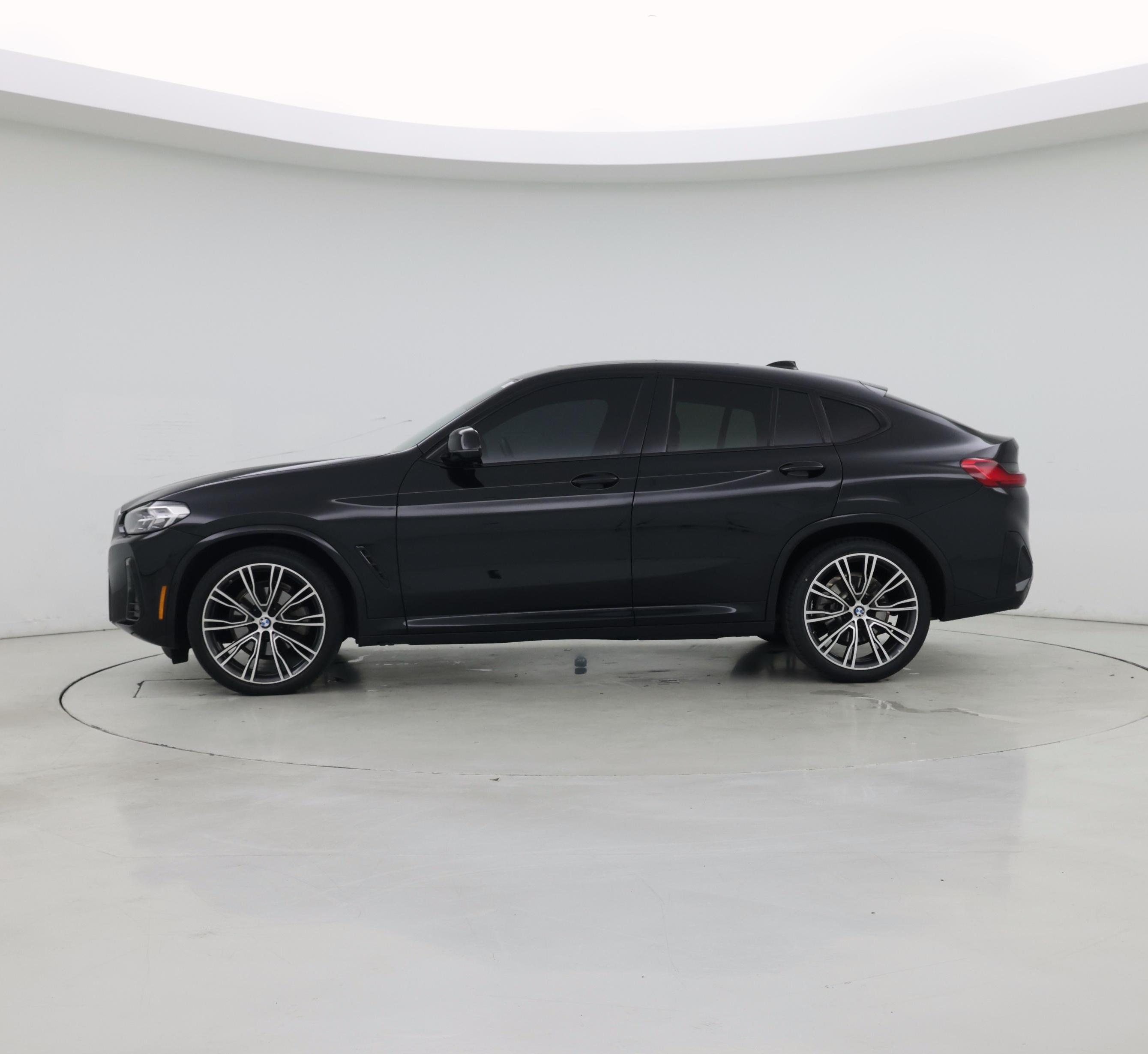 Thumbnail: 2023 BMW X4 - 3