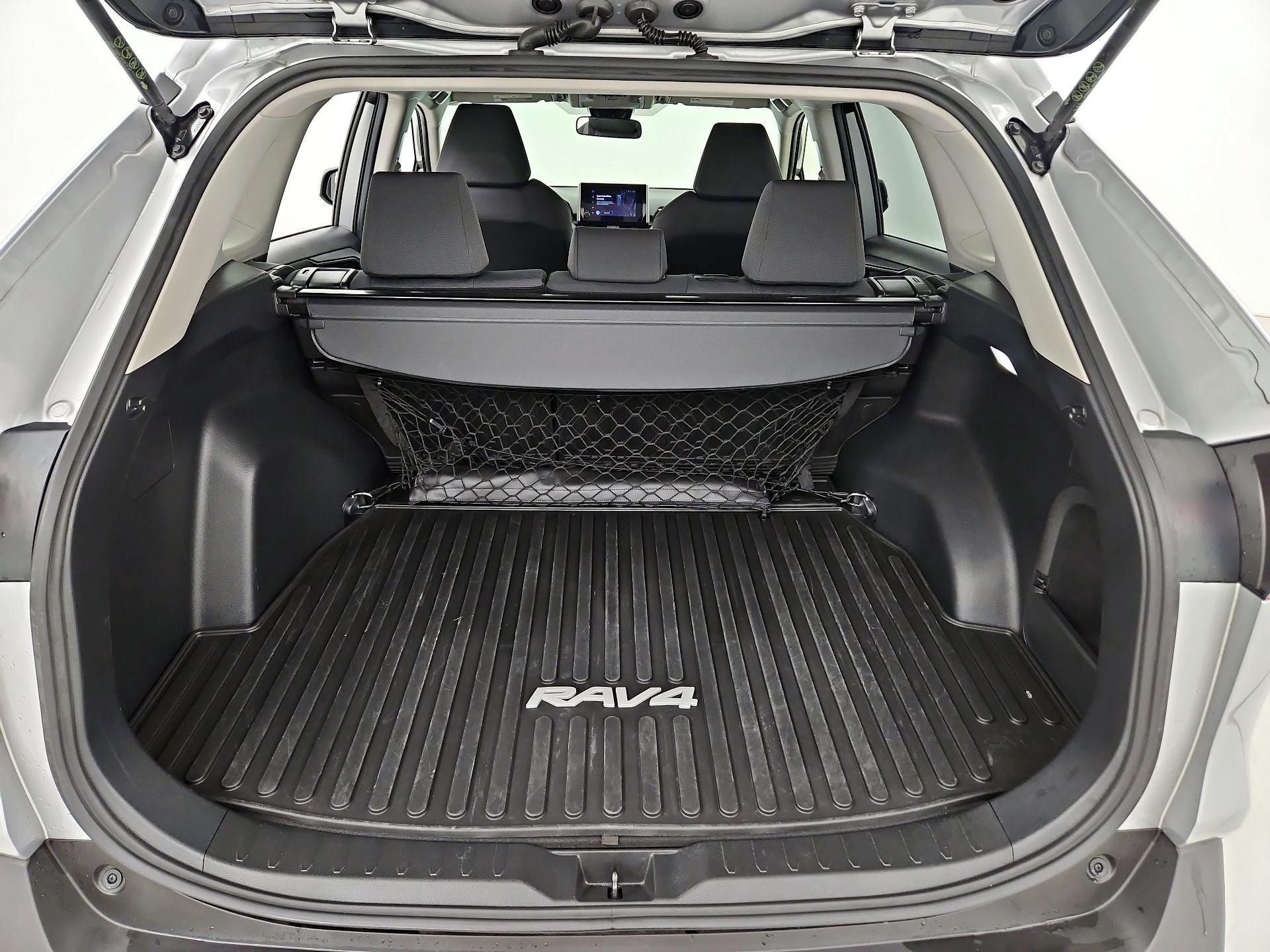 Thumbnail: 2023 Toyota RAV4 - 20
