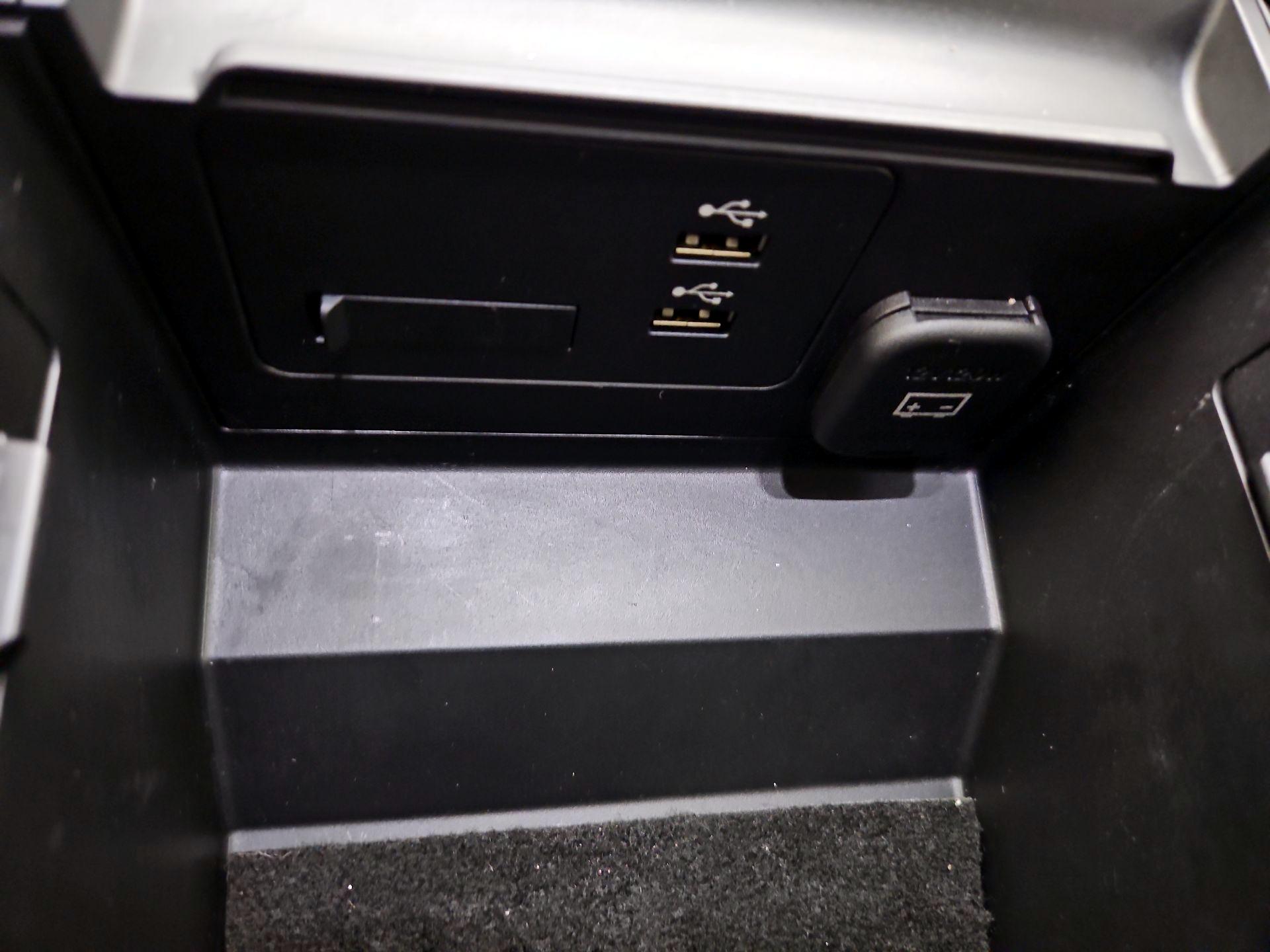 Thumbnail: 2023 Mazda Mazda3 - 18