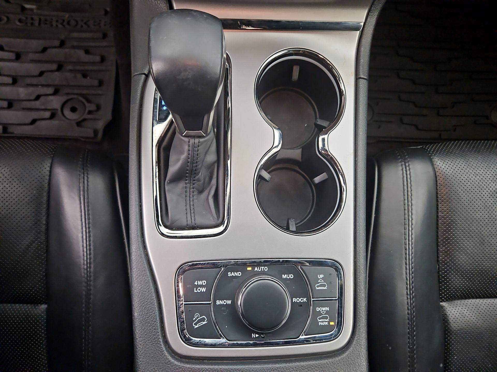 Thumbnail: 2018 Jeep Grand Cherokee - 17