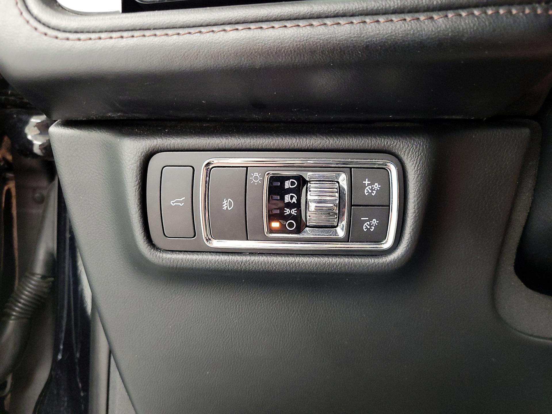 Thumbnail: 2020 Lincoln Aviator - 13