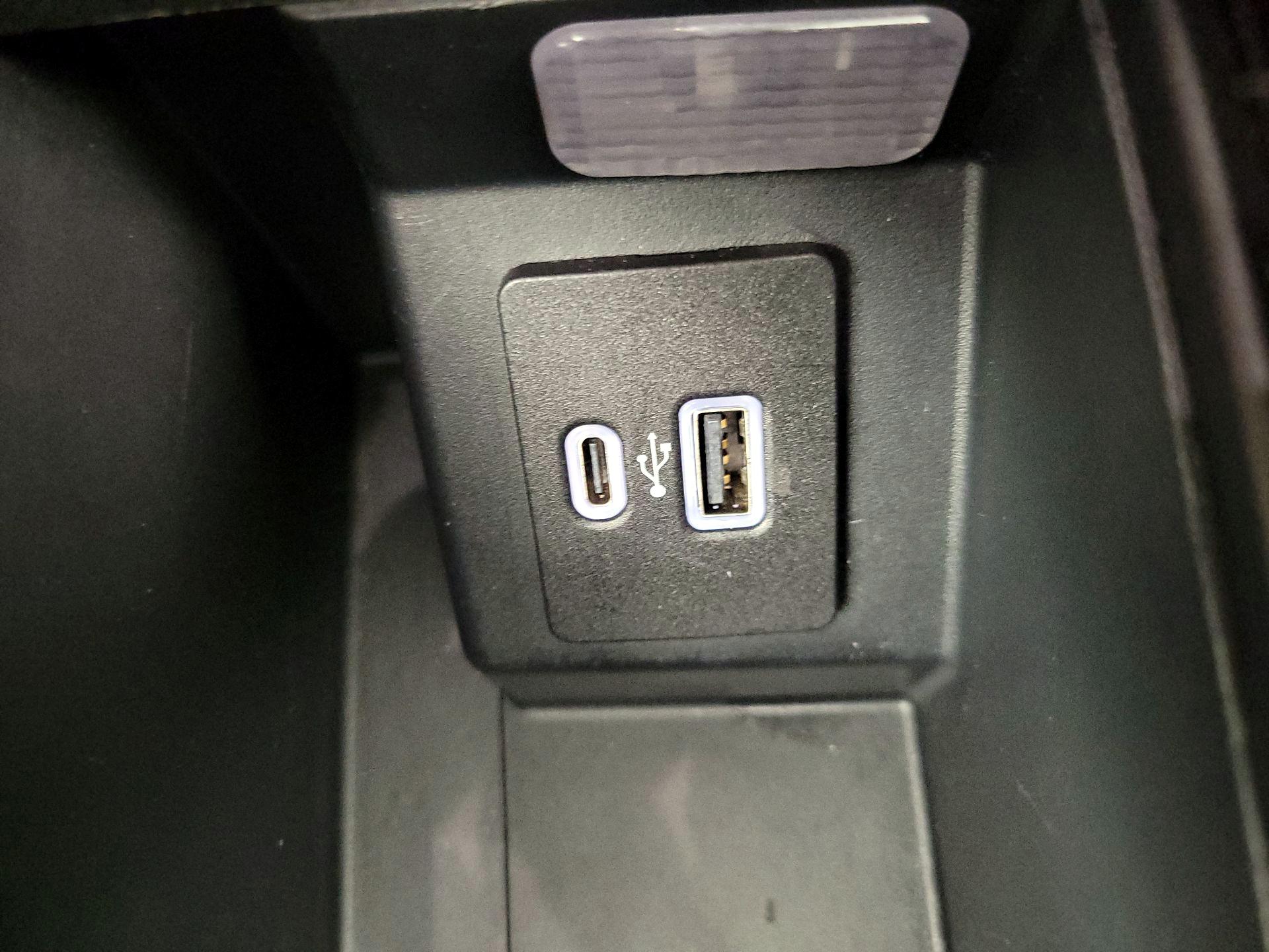 Thumbnail: 2020 Lincoln Aviator - 19