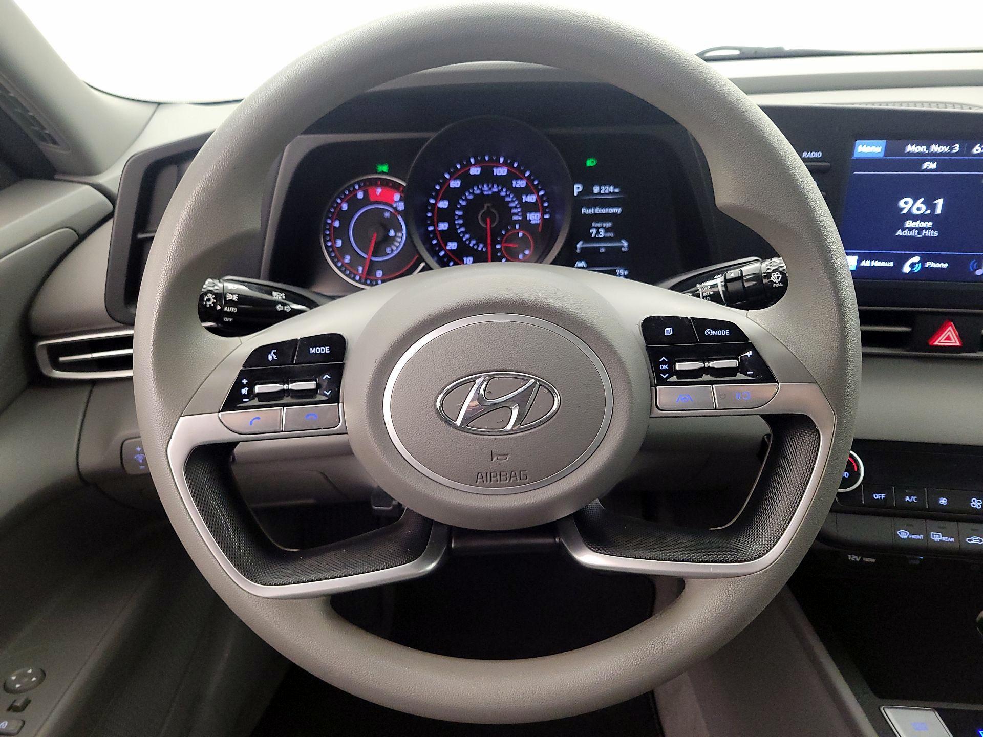 Thumbnail: 2022 Hyundai Elantra - 10