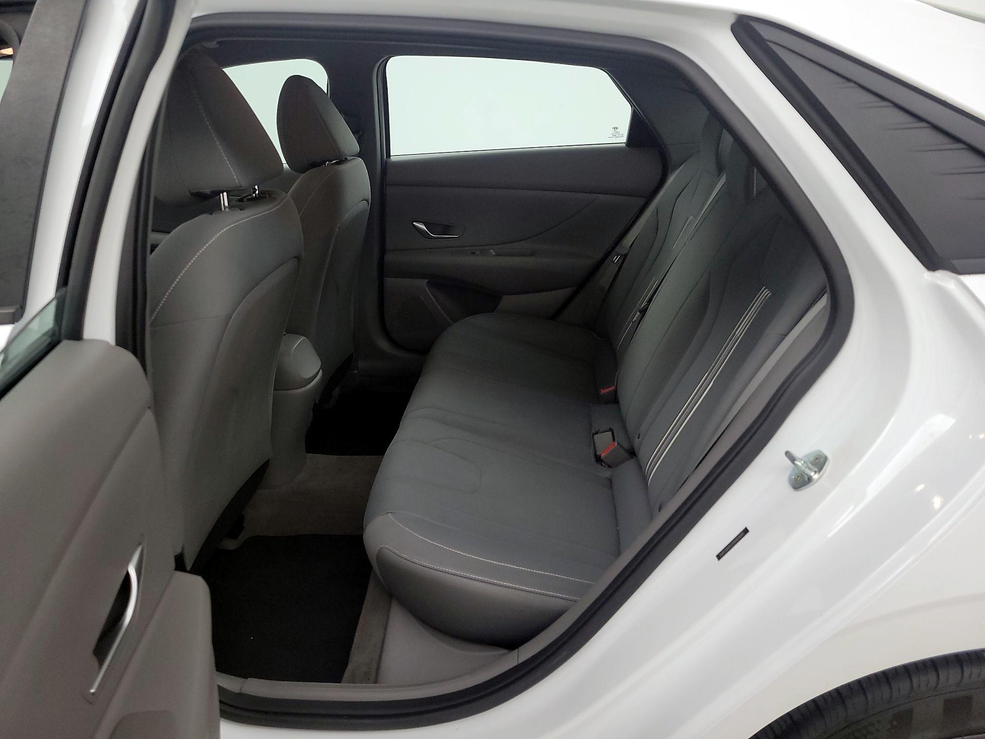 Thumbnail: 2022 Hyundai Elantra - 19