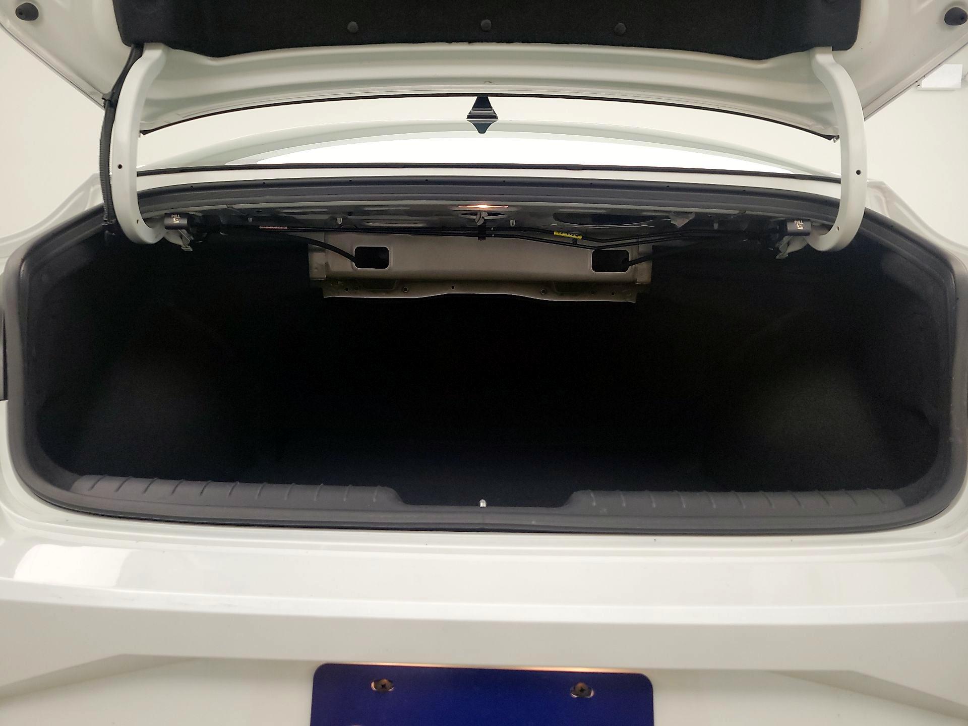 Thumbnail: 2022 Hyundai Elantra - 20