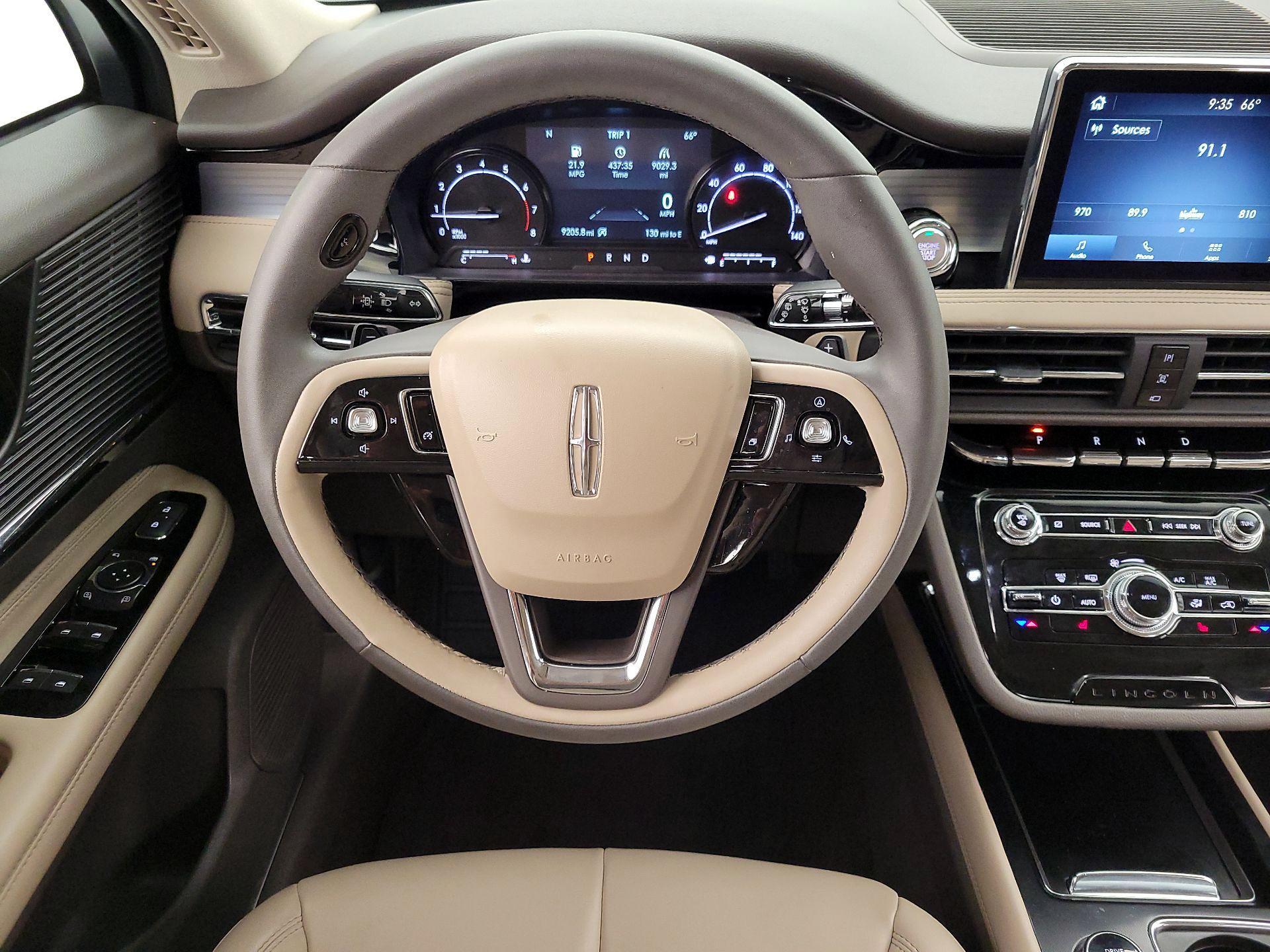 Thumbnail: 2022 Lincoln Corsair - 10