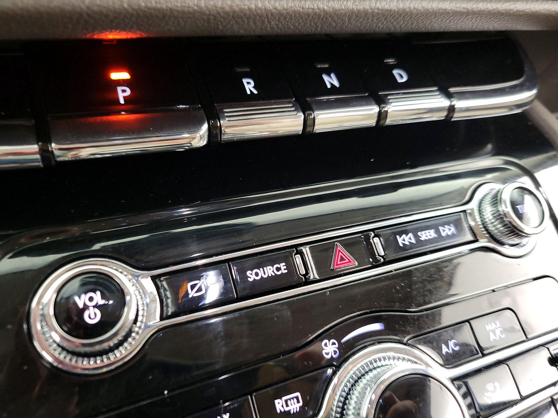 Thumbnail: 2022 Lincoln Corsair - 17