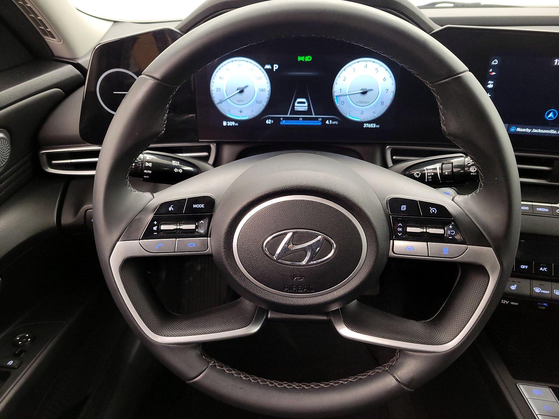 Thumbnail: 2023 Hyundai Elantra - 10