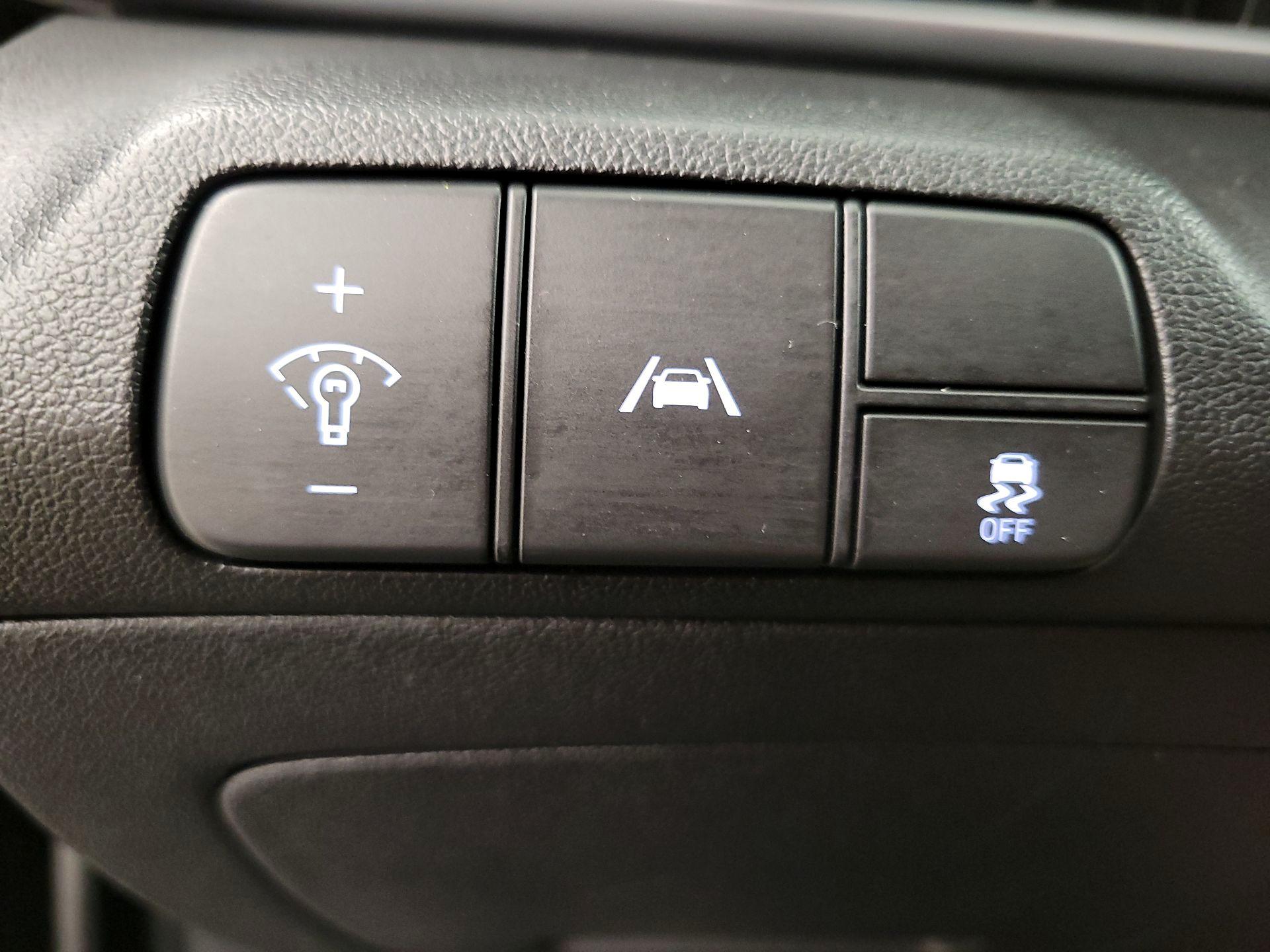 Thumbnail: 2023 Hyundai Elantra - 13