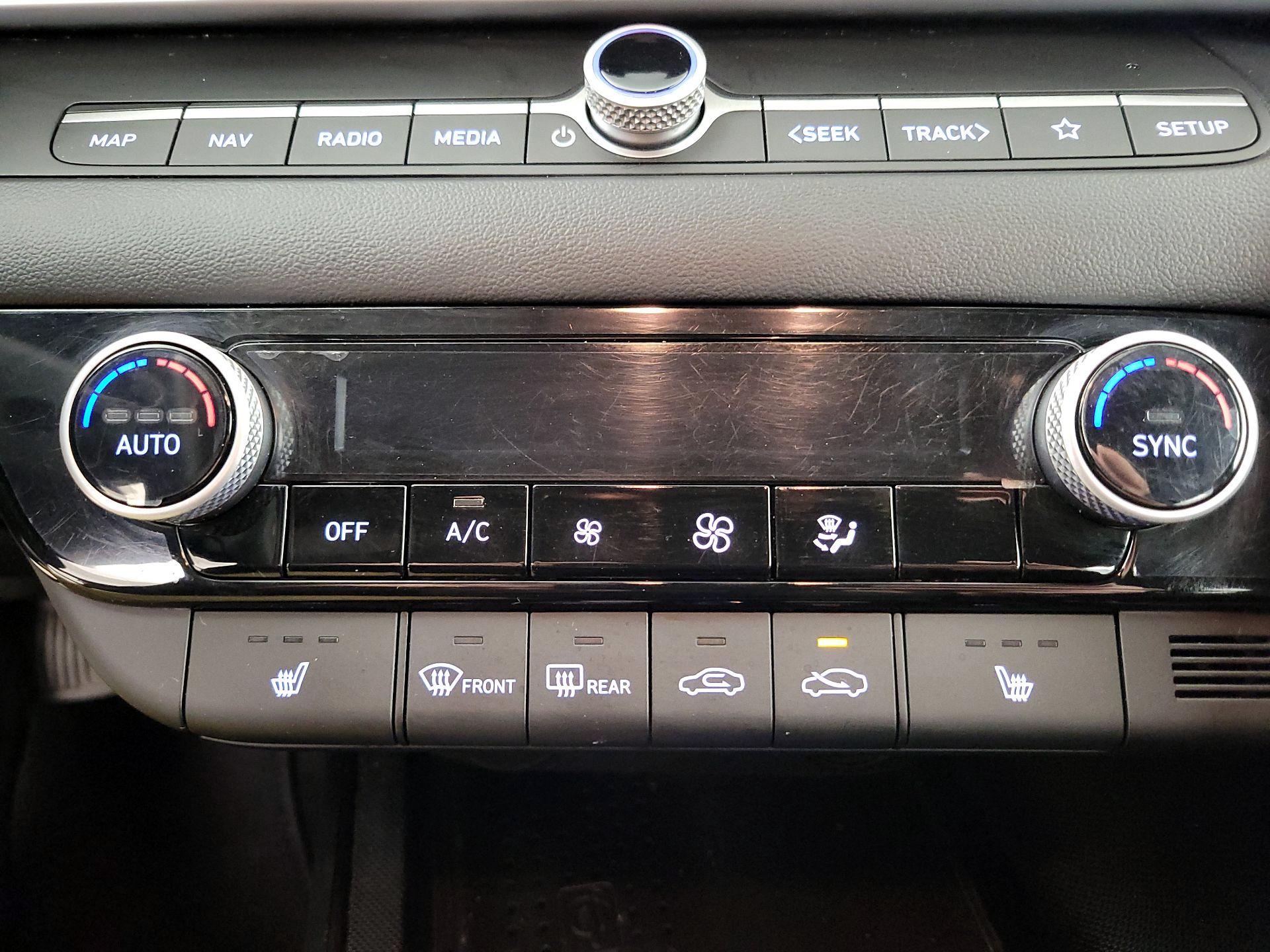 Thumbnail: 2023 Hyundai Elantra - 17