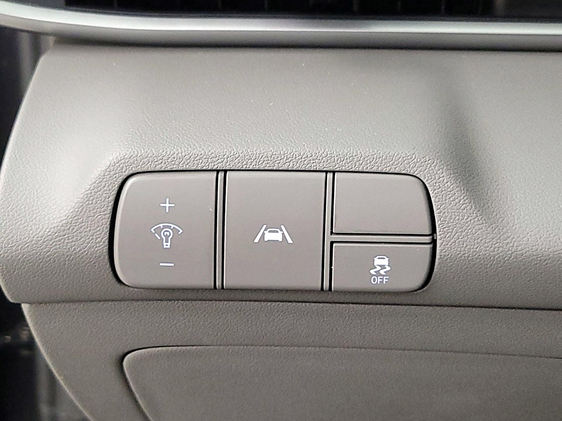 Thumbnail: 2021 Hyundai Elantra - 13