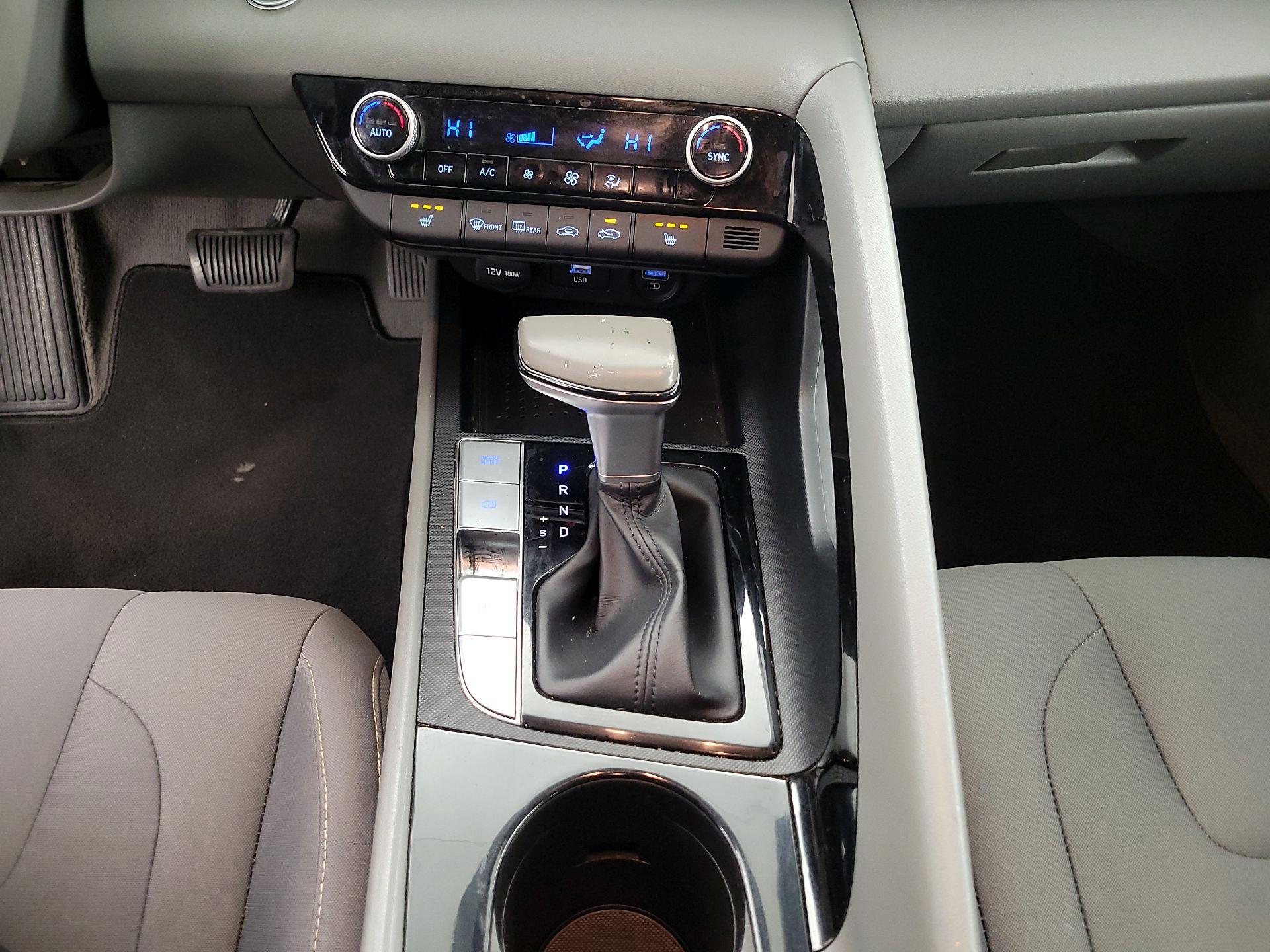 Thumbnail: 2021 Hyundai Elantra - 17