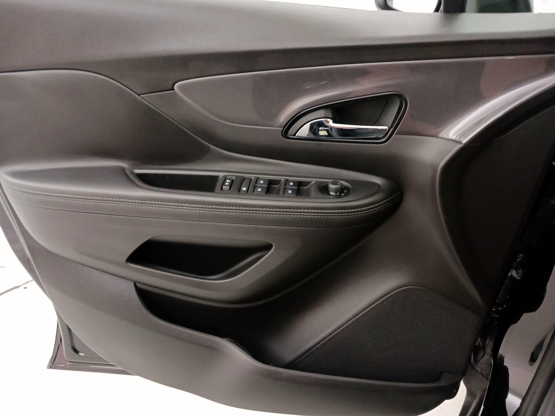 Thumbnail: 2022 Buick Encore - 12