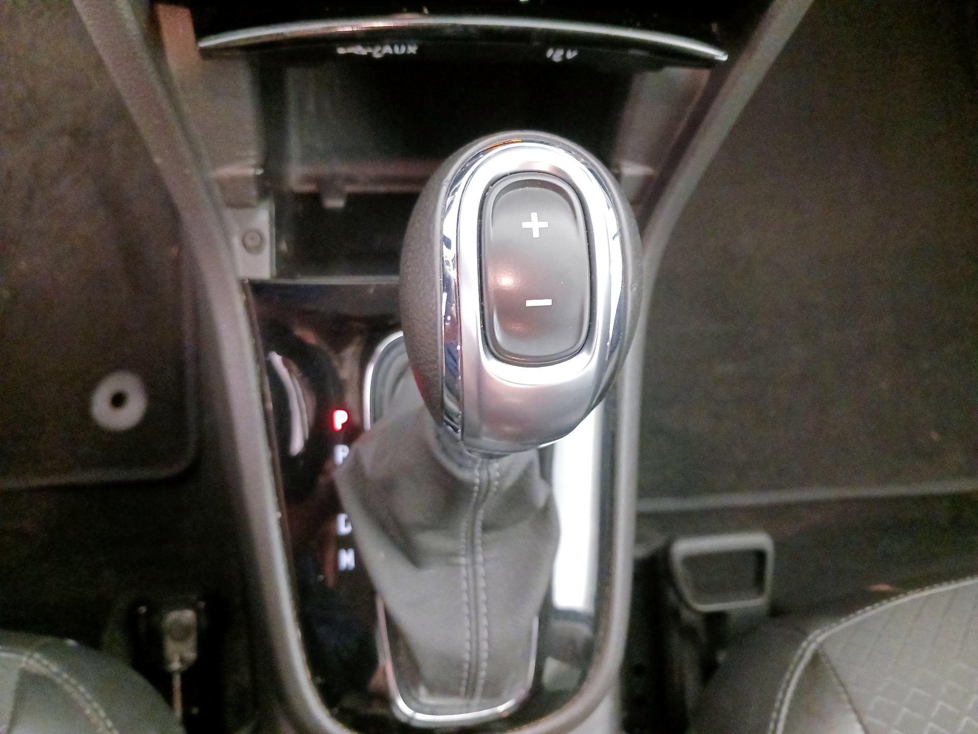 Thumbnail: 2022 Buick Encore - 17