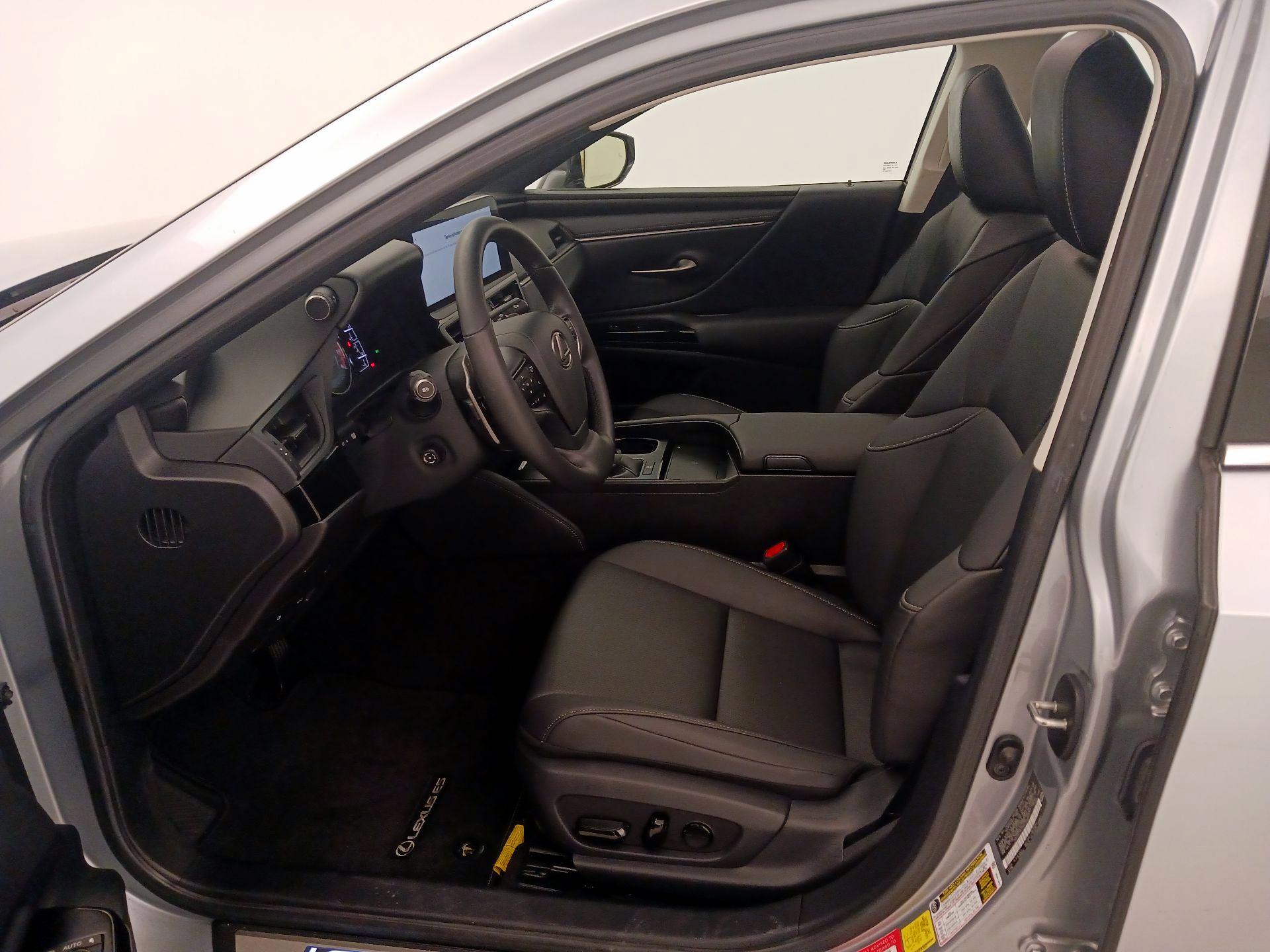 Thumbnail: 2023 Lexus ES - 11