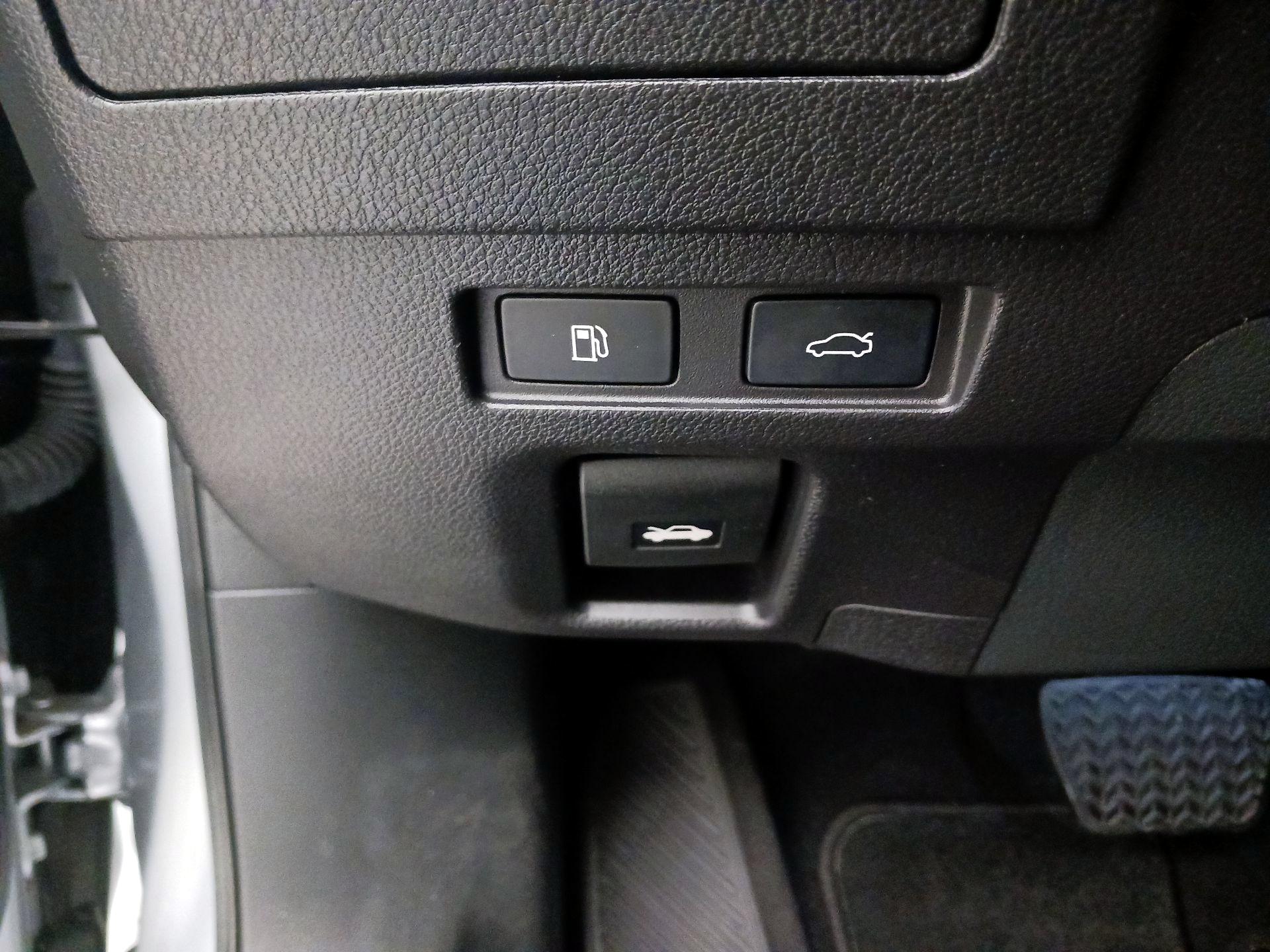 Thumbnail: 2023 Lexus ES - 13