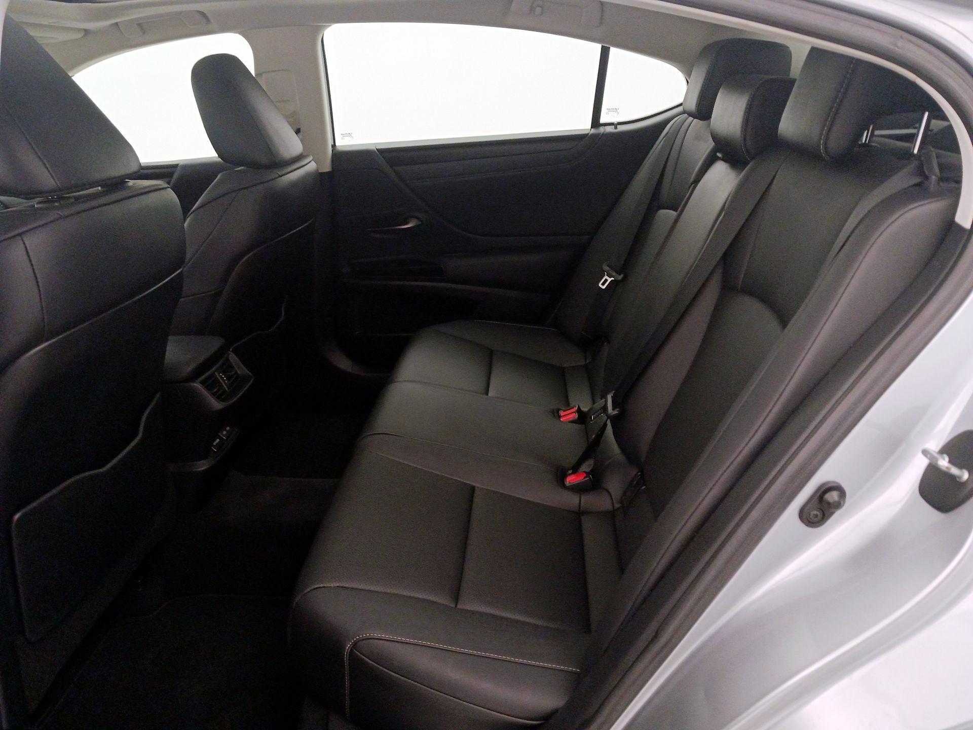 Thumbnail: 2023 Lexus ES - 20