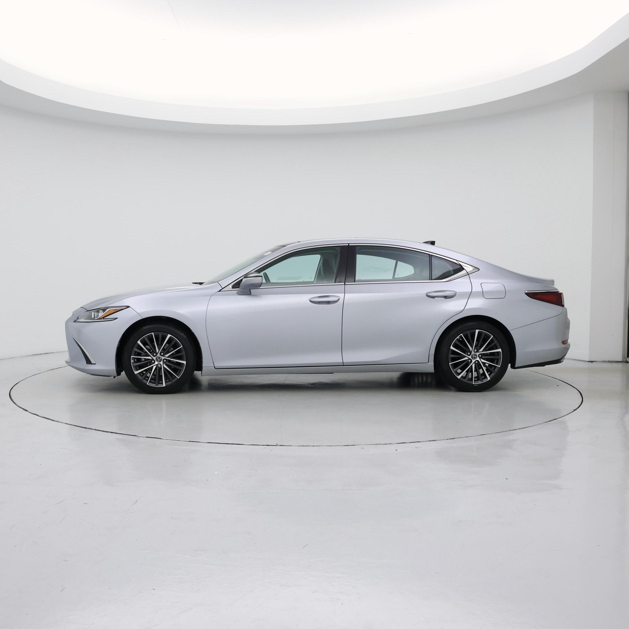Thumbnail: 2023 Lexus ES - 3
