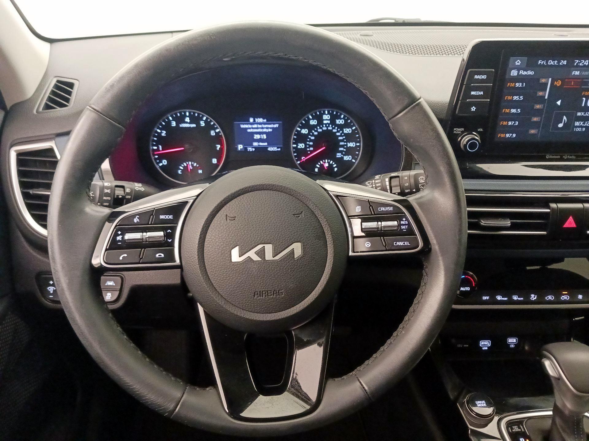 Thumbnail: 2023 Kia Seltos - 10