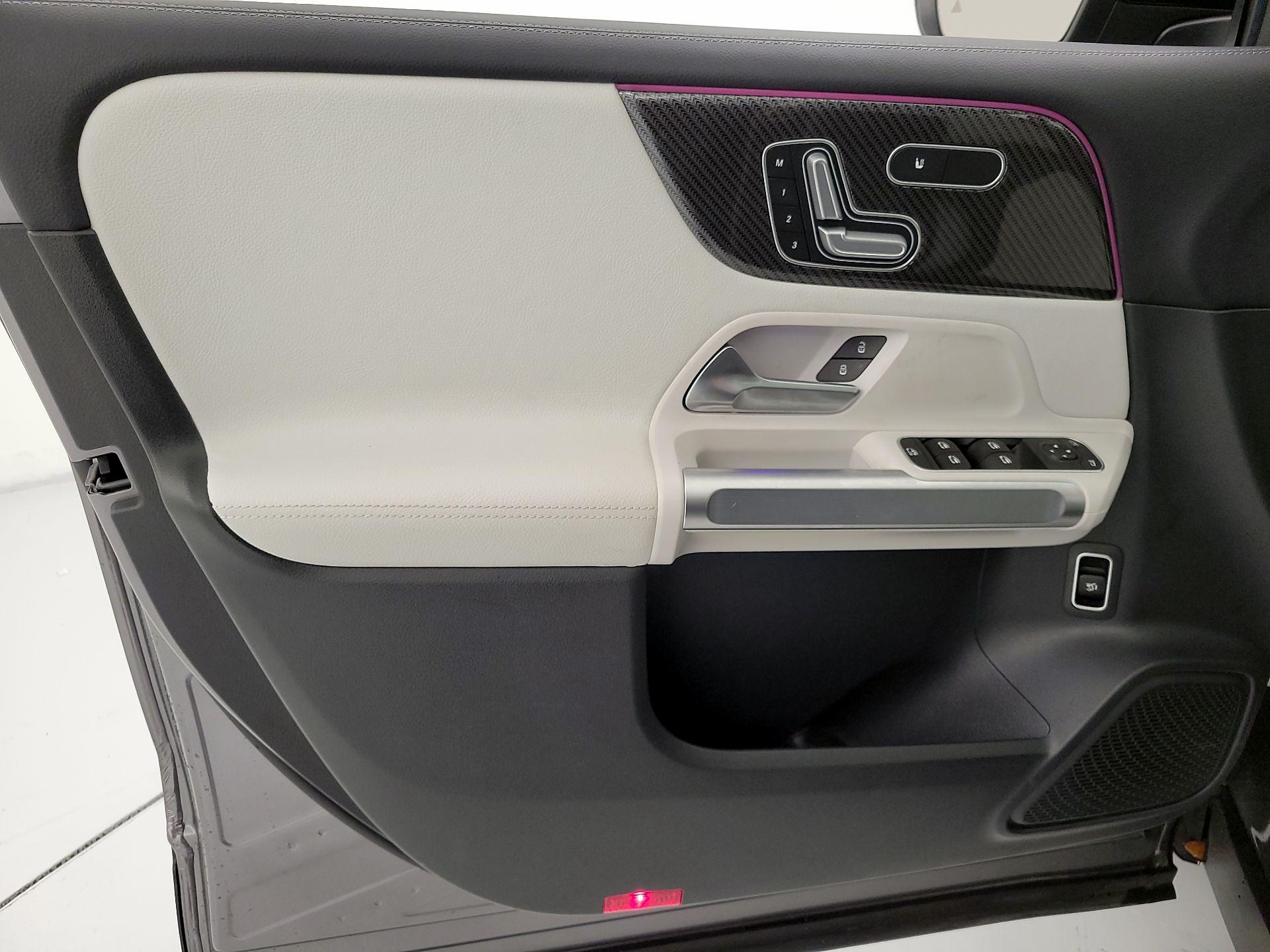 Thumbnail: 2023 Mercedes-Benz GLB - 12