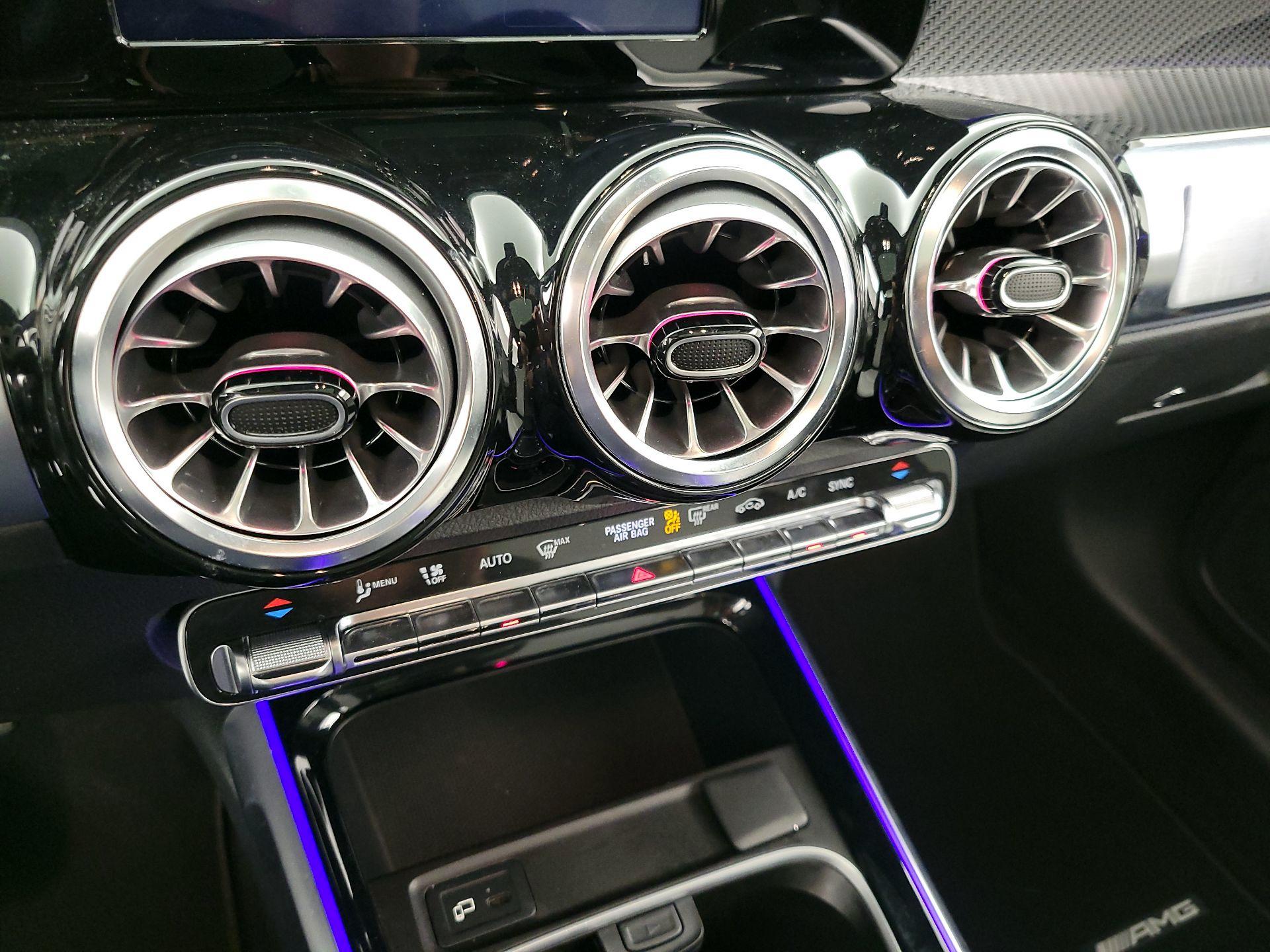 Thumbnail: 2023 Mercedes-Benz GLB - 16