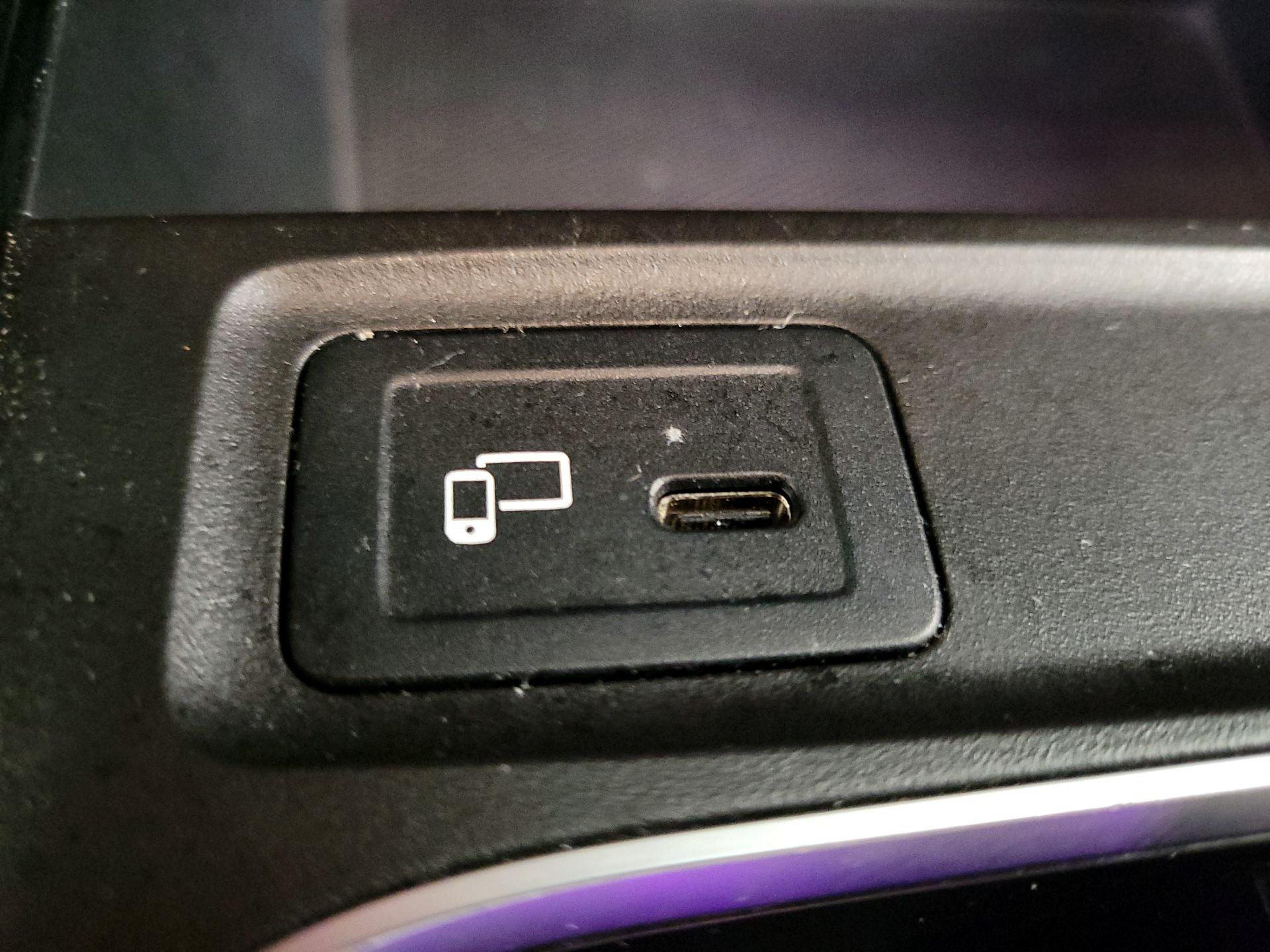 Thumbnail: 2023 Mercedes-Benz GLB - 18