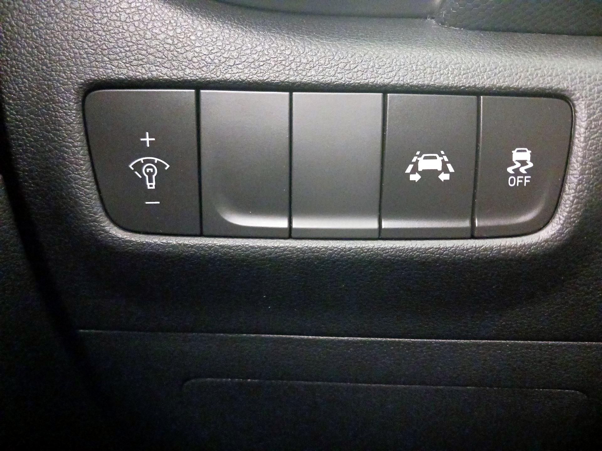 Thumbnail: 2020 Hyundai Kona - 13