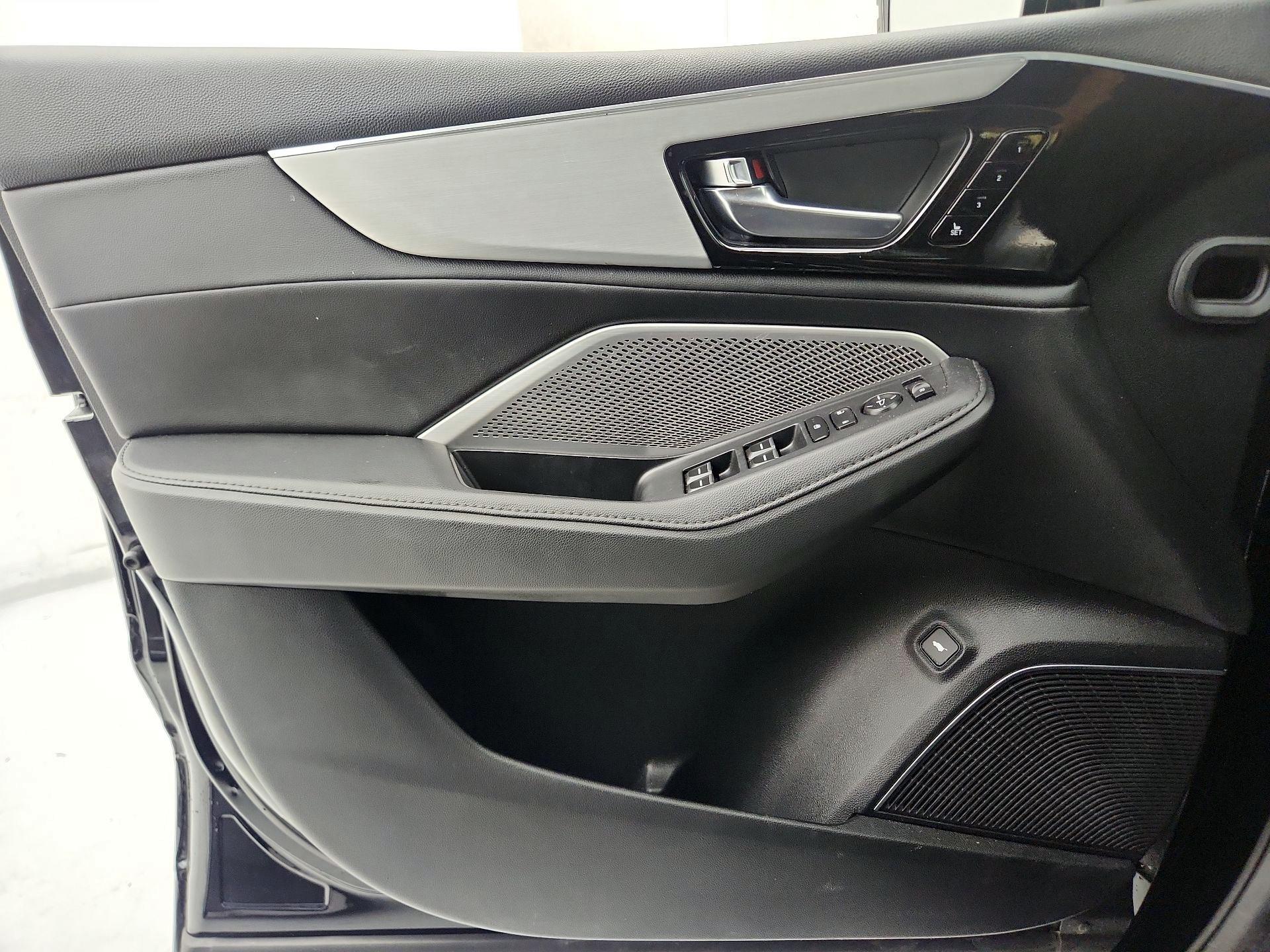 Thumbnail: 2023 Acura MDX - 12