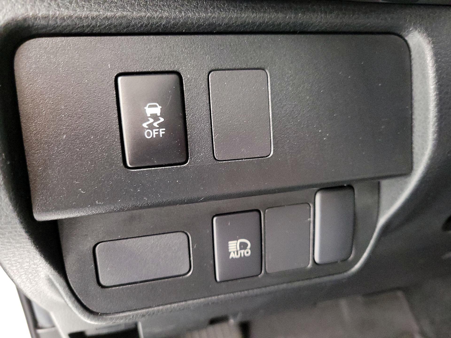 Thumbnail: 2022 Toyota Tacoma - 13