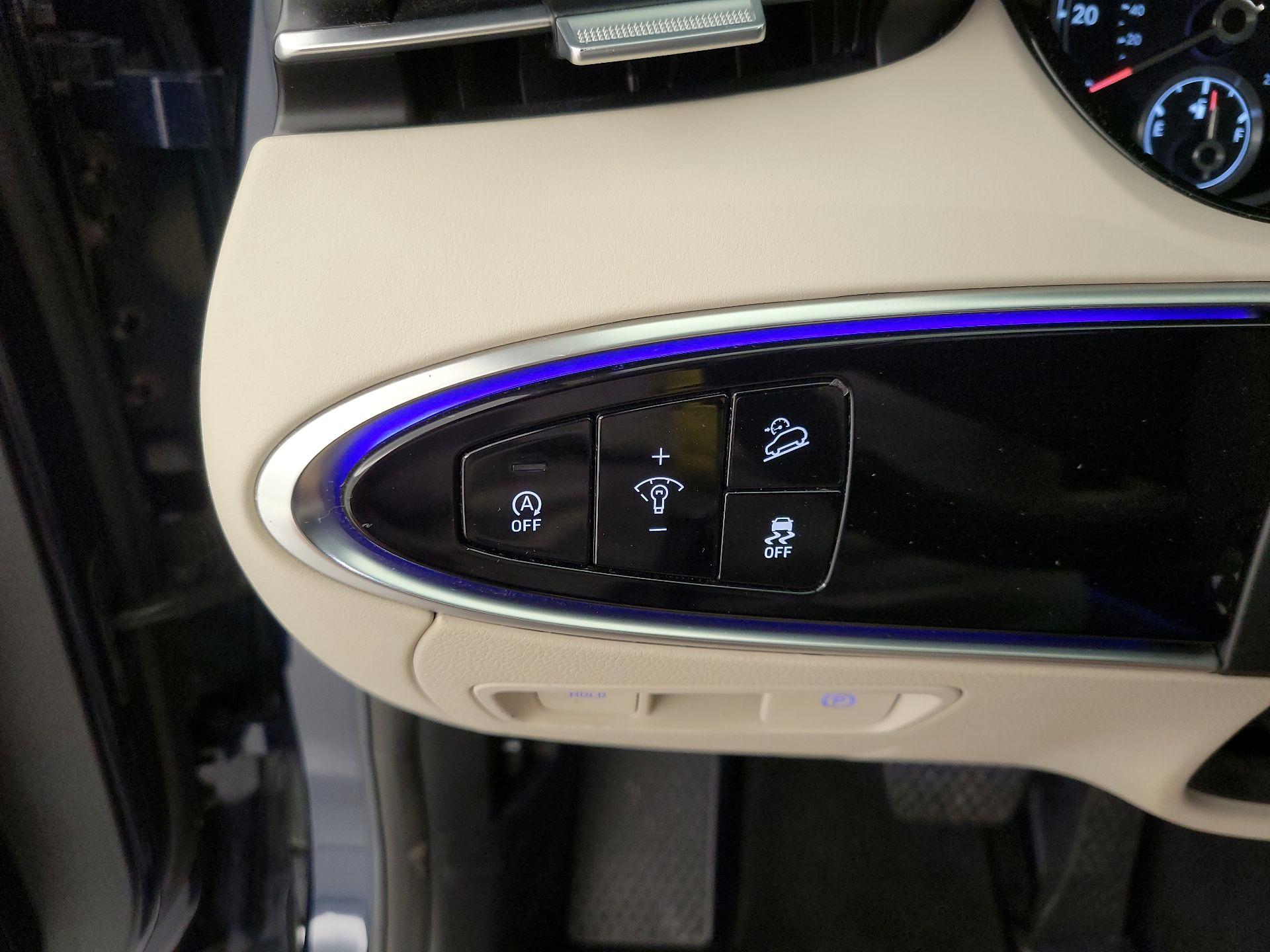 Thumbnail: 2022 Genesis GV70 - 13