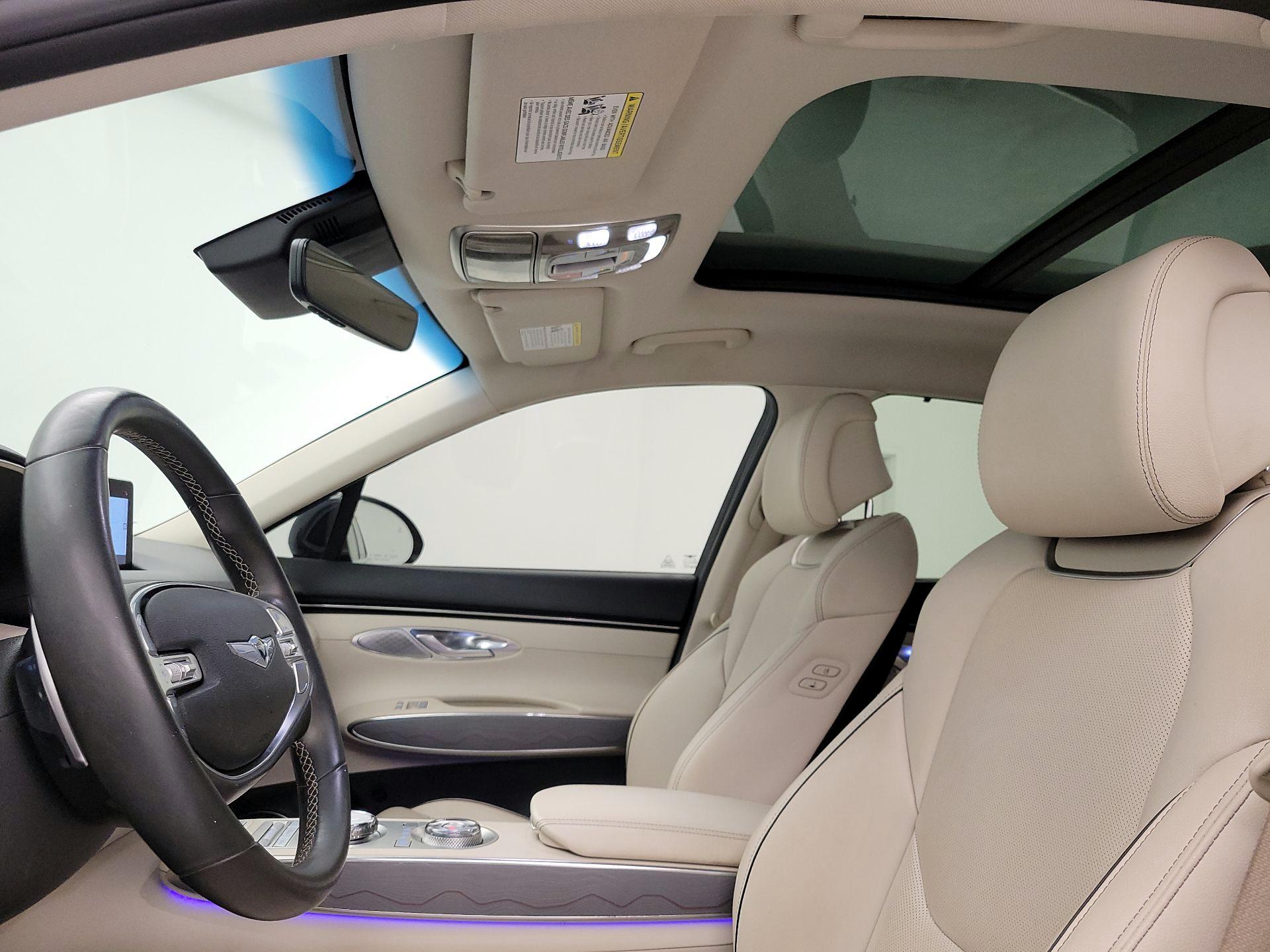 Thumbnail: 2022 Genesis GV70 - 20