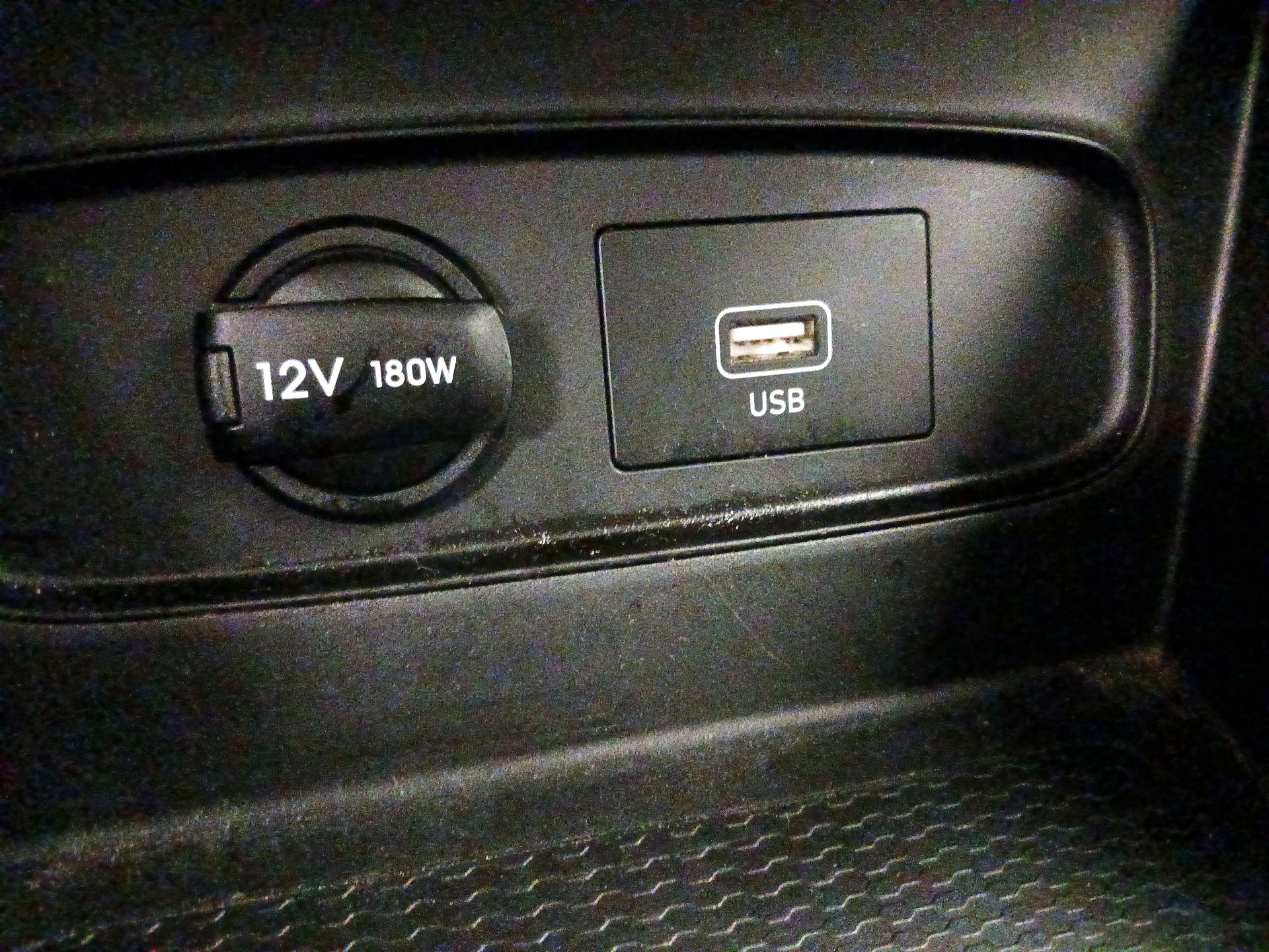 Thumbnail: 2021 Hyundai Venue - 18