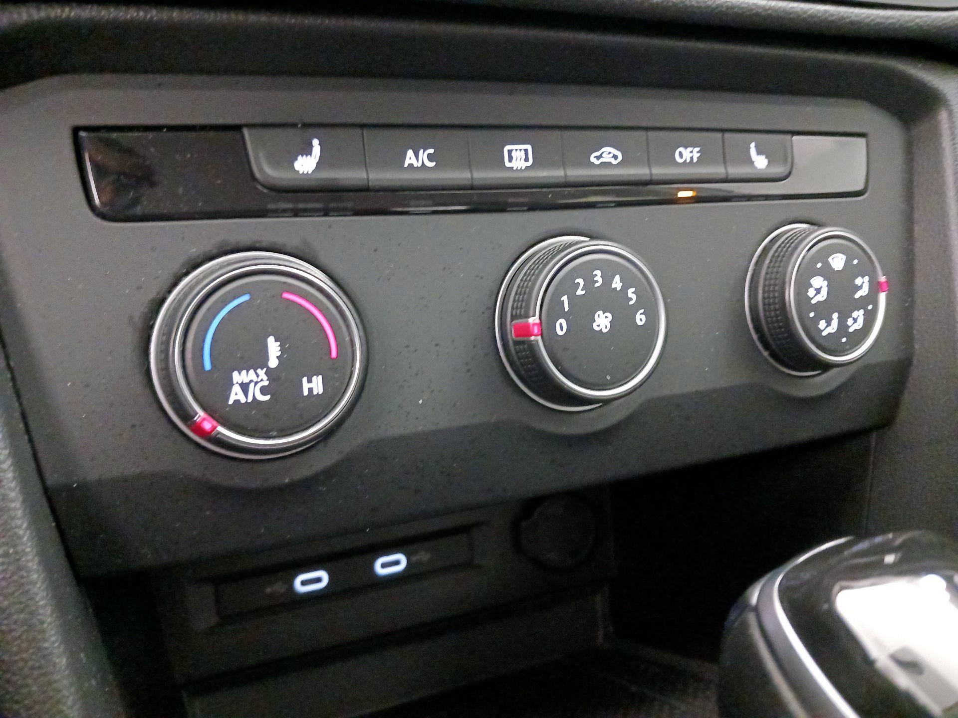 Thumbnail: 2022 Volkswagen Taos - 16