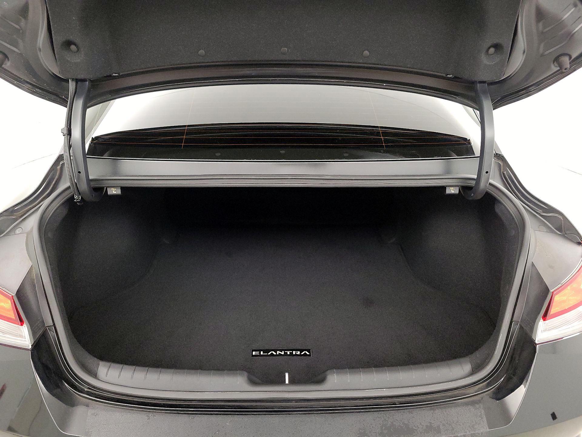 Thumbnail: 2023 Hyundai Elantra - 20