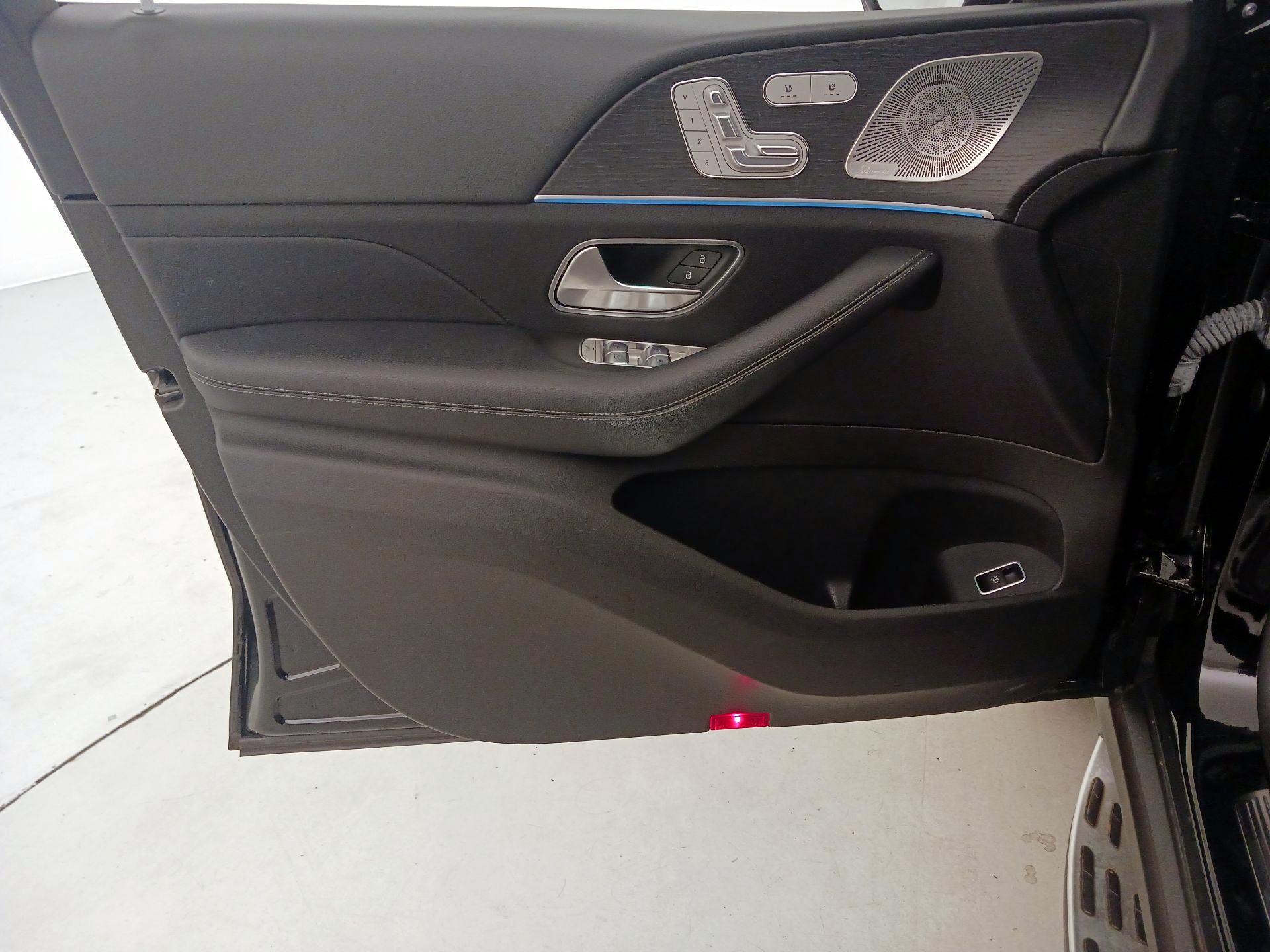 Thumbnail: 2023 Mercedes-Benz GLE - 12