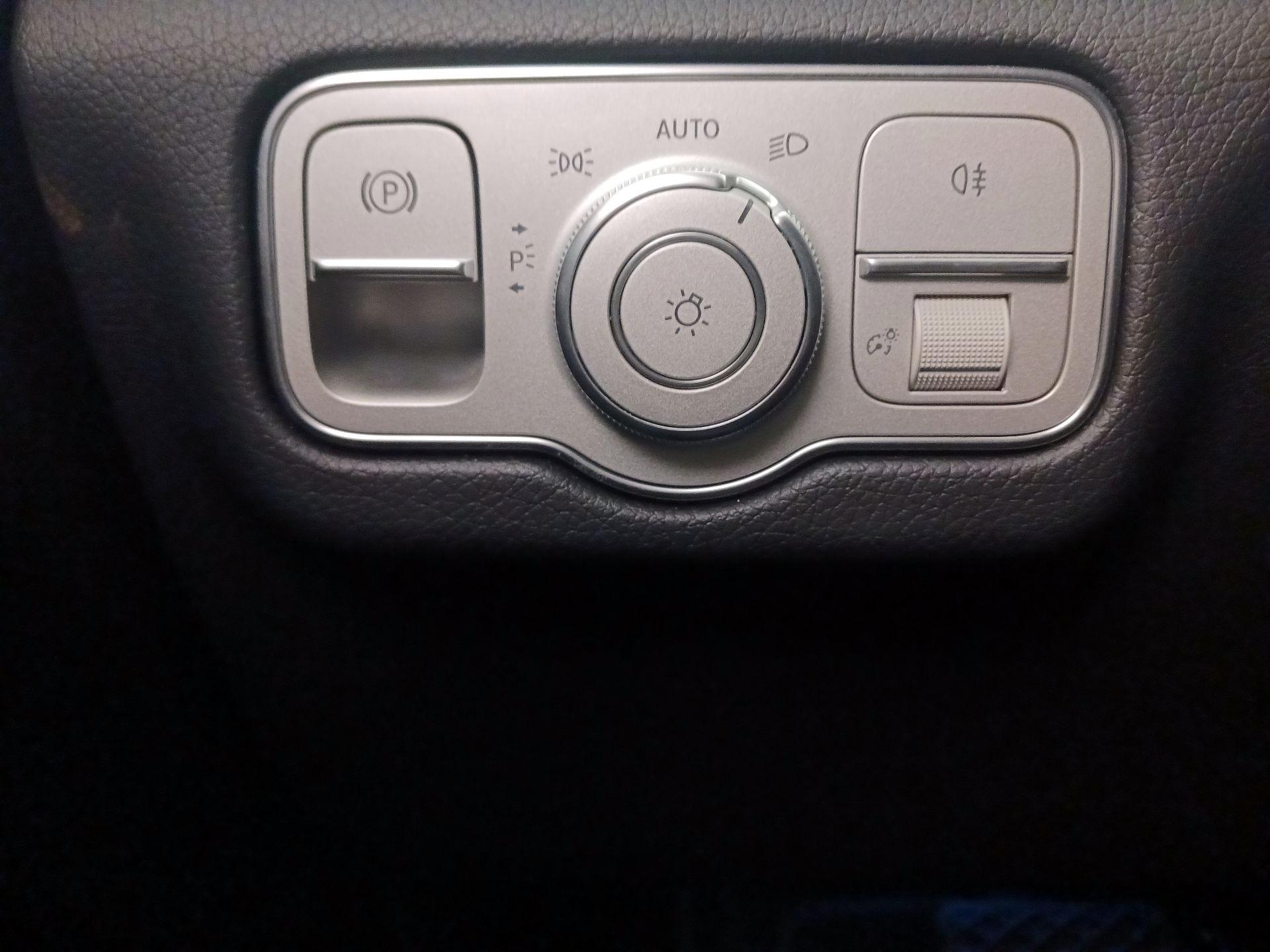 Thumbnail: 2023 Mercedes-Benz GLE - 13